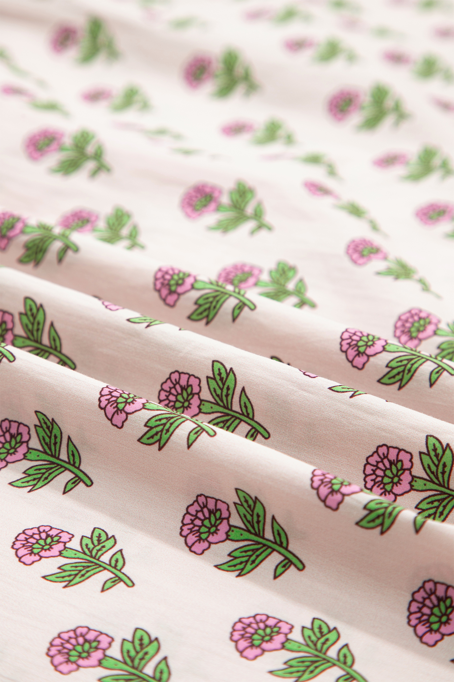 Chic Pink Floral Print Long Dress for Women – Short Sleeve, Perfect for Vacation & Daily Wear - Detail View 14 Chic Pink Floral Print Long Dress for Women – Short Sleeve, Perfect for Vacation & Daily Wear - Detail View 14