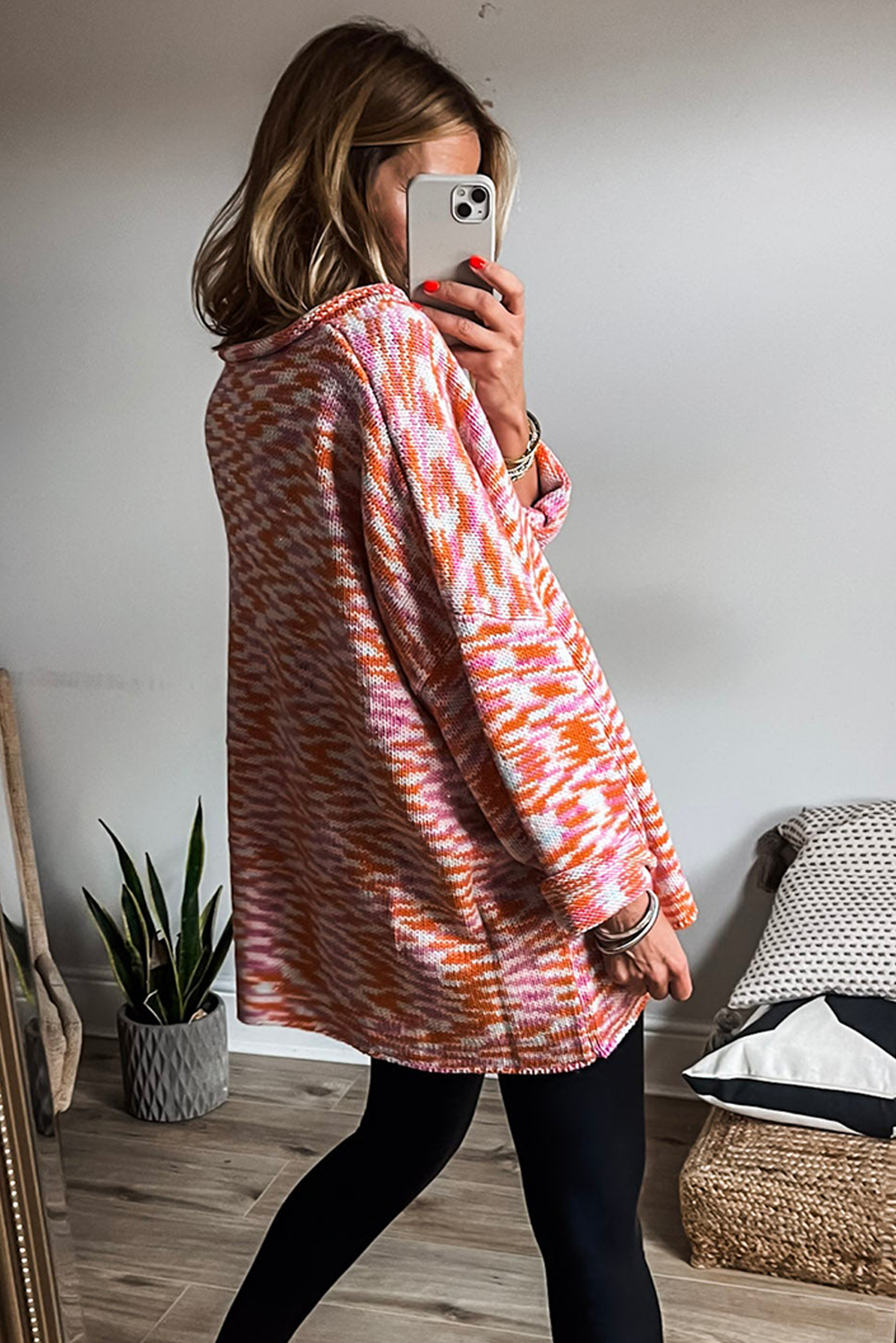 Casual Long Sleeve Tunic Sweater with Colorblock Design - Perfect for Fall & Autumn - Detail View 2 Casual Long Sleeve Tunic Sweater with Colorblock Design - Perfect for Fall & Autumn - Detail View 2