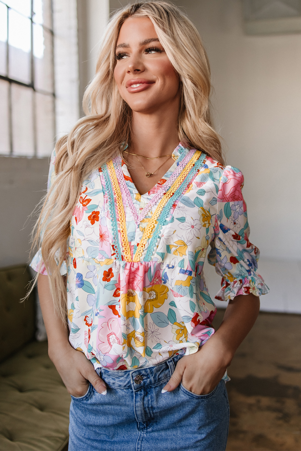 Lightweight Pink Blouse with Guipure Details and Bubble Sleeves for Warm Days - Detail View 7 Lightweight Pink Blouse with Guipure Details and Bubble Sleeves for Warm Days - Detail View 7