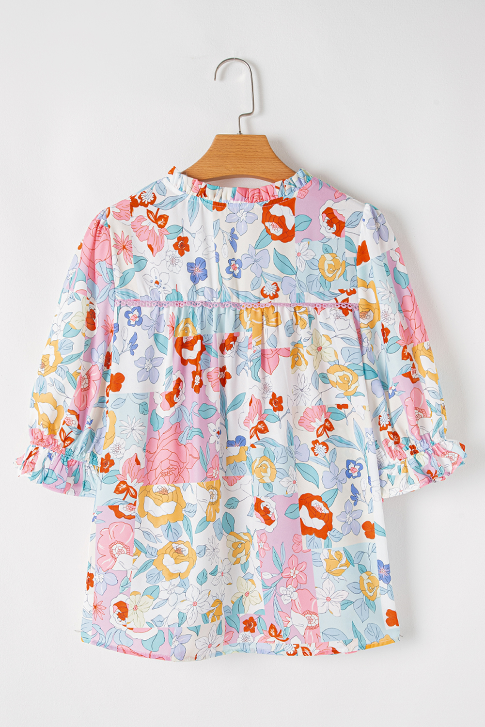 Casual Summer Blouse with Floral Print and V Neck - Feminine Design - Detail View 10 Casual Summer Blouse with Floral Print and V Neck - Feminine Design - Detail View 10