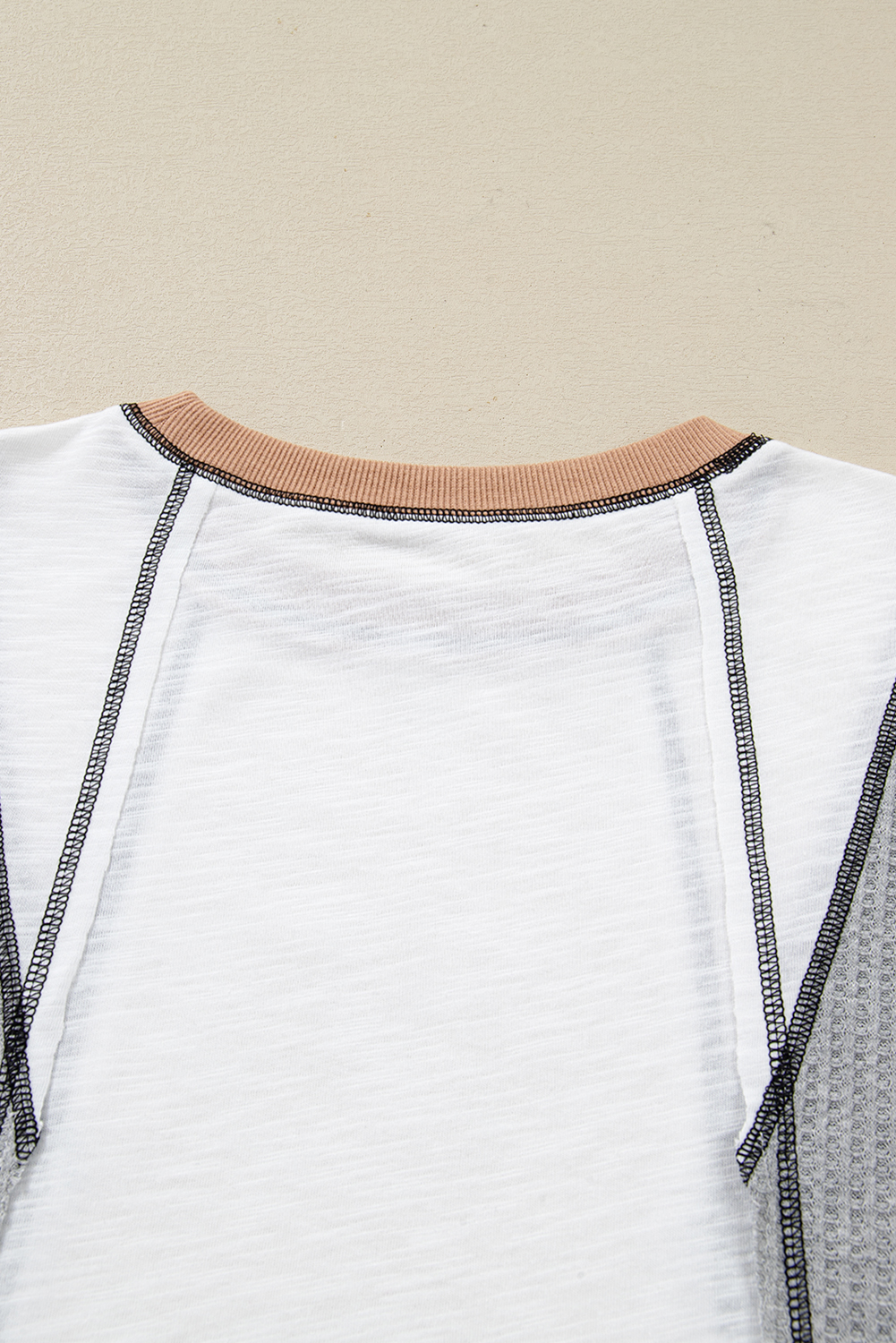 Women's White Mixed Textured Knit Top – Versatile Colorblock Casual Style for Autumn - Detail View 8 Women's White Mixed Textured Knit Top – Versatile Colorblock Casual Style for Autumn - Detail View 8