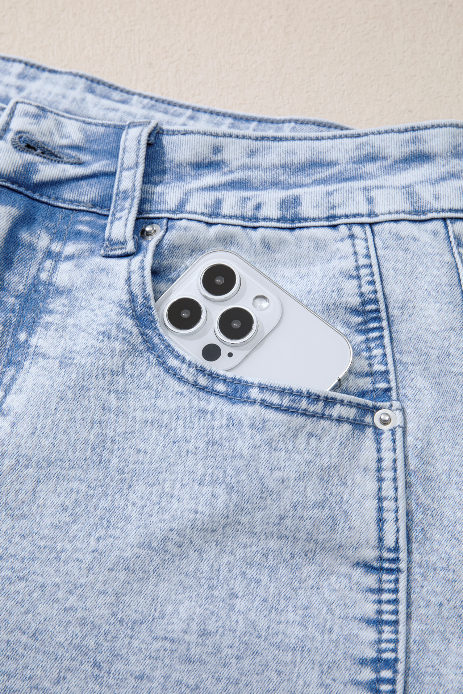 Women's Light Wash Barrel Jeans, Casual High Waist Denim - Detail View 7 Women's Light Wash Barrel Jeans, Casual High Waist Denim - Detail View 7