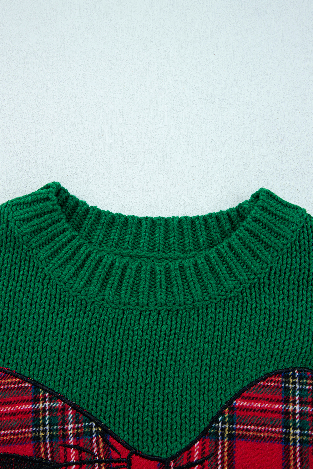 Chic Evergreen Plaid Bow Christmas Sweater for Women – Perfect for Autumn Gatherings and Festive Outings - Detail View 8 Chic Evergreen Plaid Bow Christmas Sweater for Women – Perfect for Autumn Gatherings and Festive Outings - Detail View 8