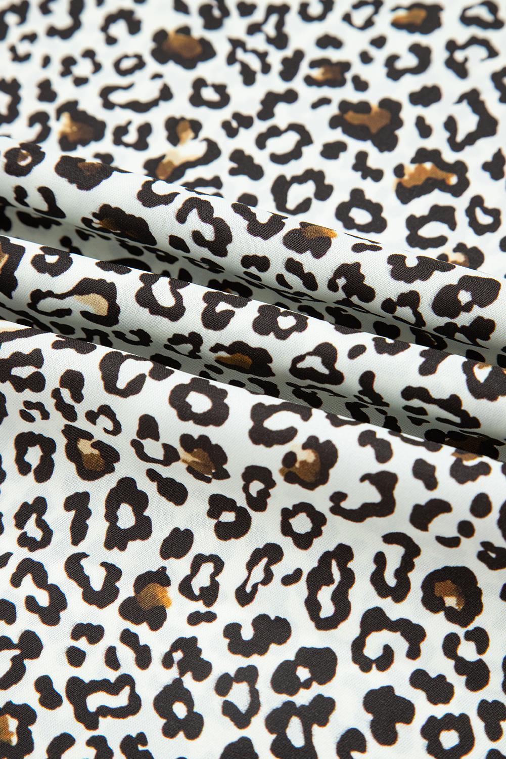 Khaki V-Neck Long Sleeve Leopard Print Shift Dress for Women – Versatile Plus Size Mini for Autumn Adventures - Detail View 12 Khaki V-Neck Long Sleeve Leopard Print Shift Dress for Women – Versatile Plus Size Mini for Autumn Adventures - Detail View 12