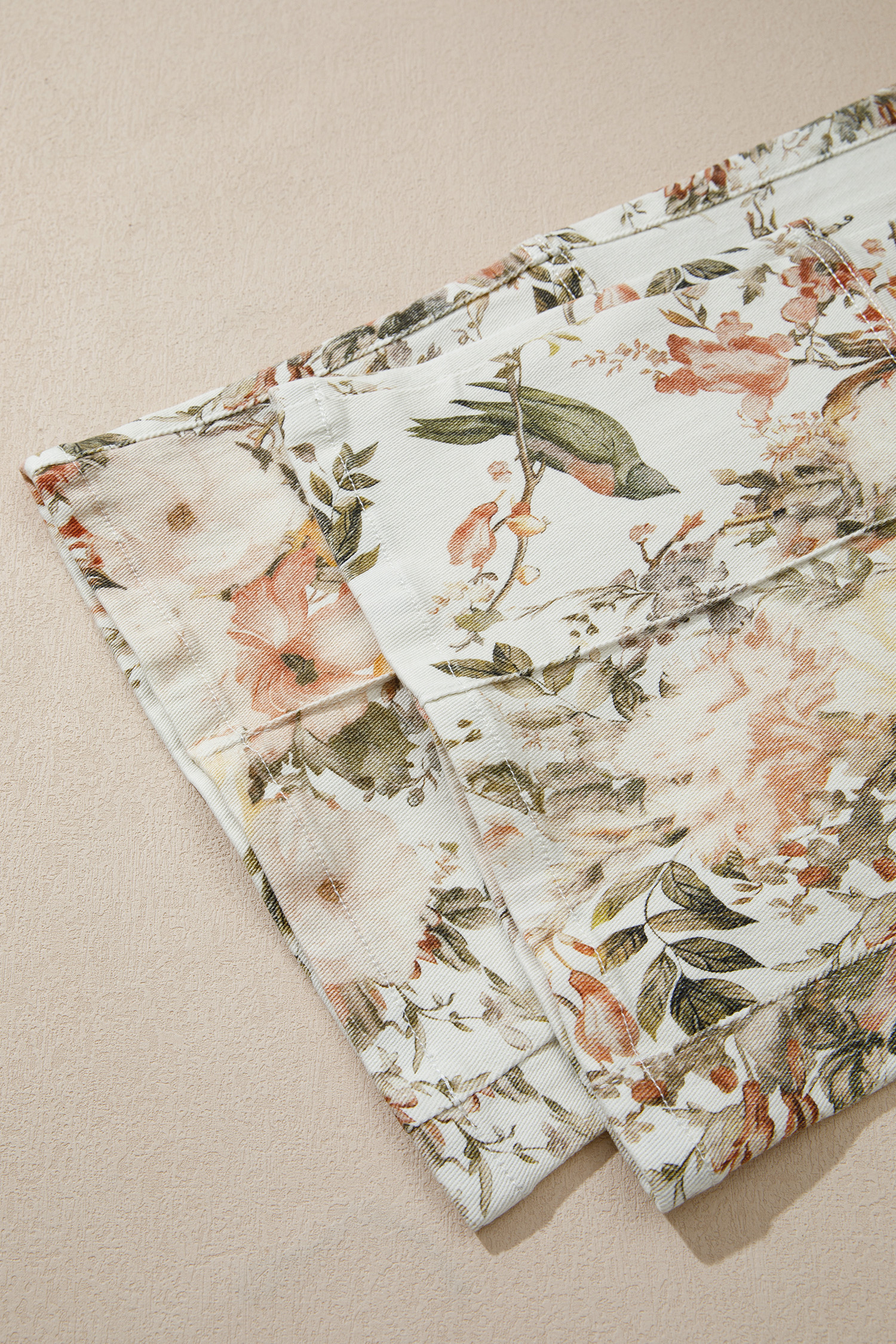 Women's Vintage Floral Print Wide Leg Jeans – High Waist Beige Denim Trousers with Pockets for Daily Wear - Detail View 10 Women's Vintage Floral Print Wide Leg Jeans – High Waist Beige Denim Trousers with Pockets for Daily Wear - Detail View 10