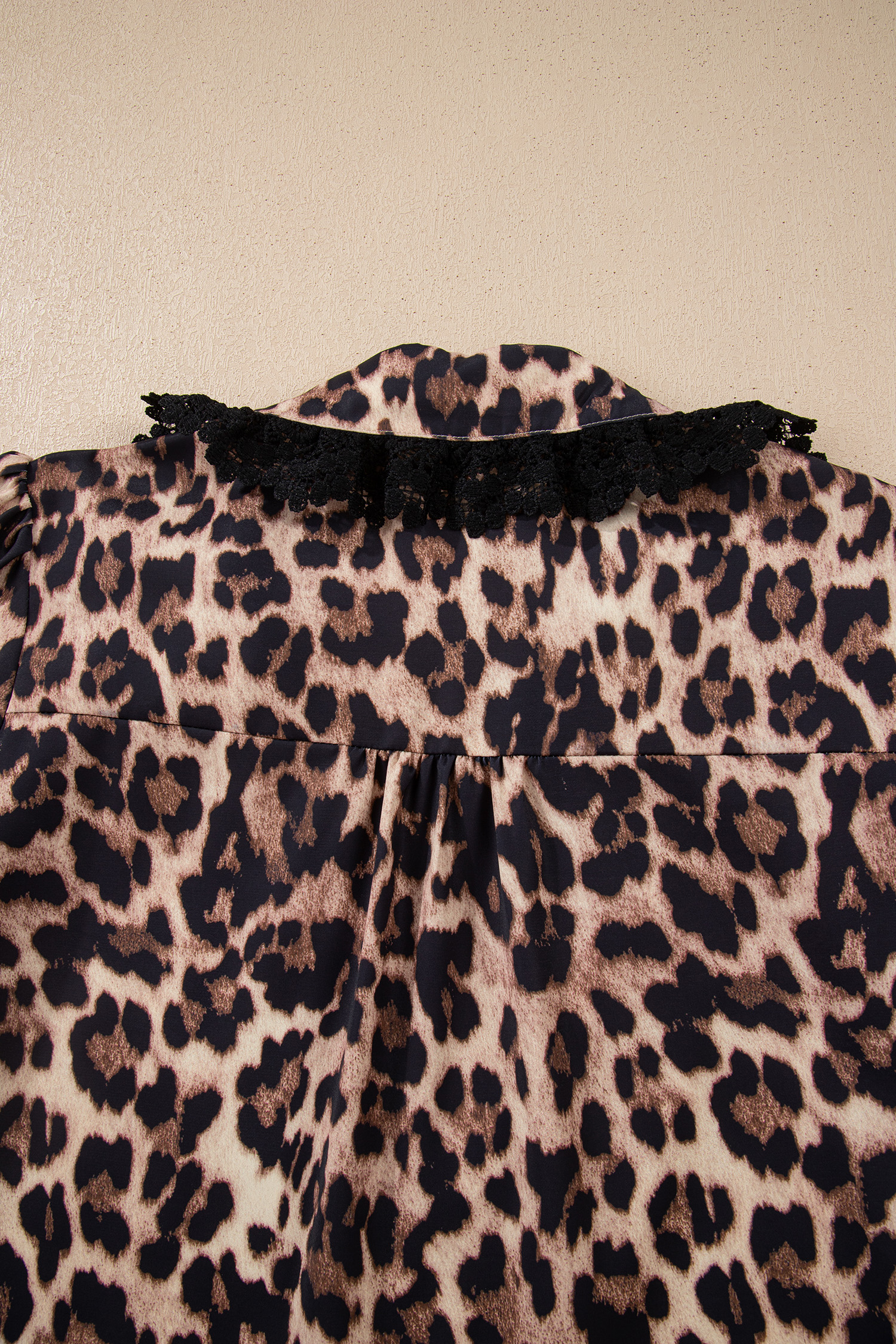 Casual Summer Shirt for Women – Brown Leopard Print with Lace Trim and Short Sleeves - Detail View 6 Casual Summer Shirt for Women – Brown Leopard Print with Lace Trim and Short Sleeves - Detail View 6