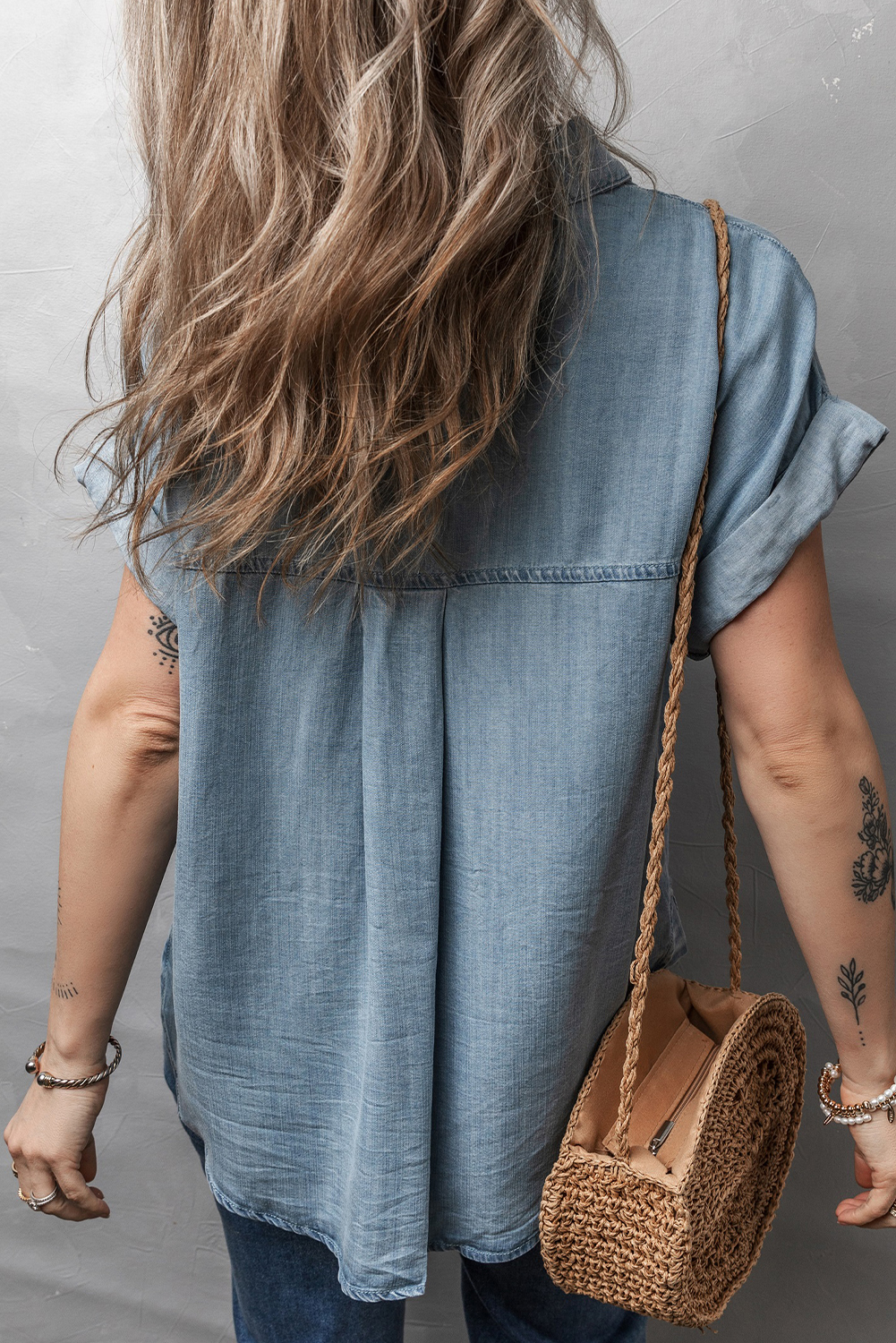 Stylish Relaxed Fit Women's Denim Top - Perfect for Summer Outfits - Detail View 3 Stylish Relaxed Fit Women's Denim Top - Perfect for Summer Outfits - Detail View 3