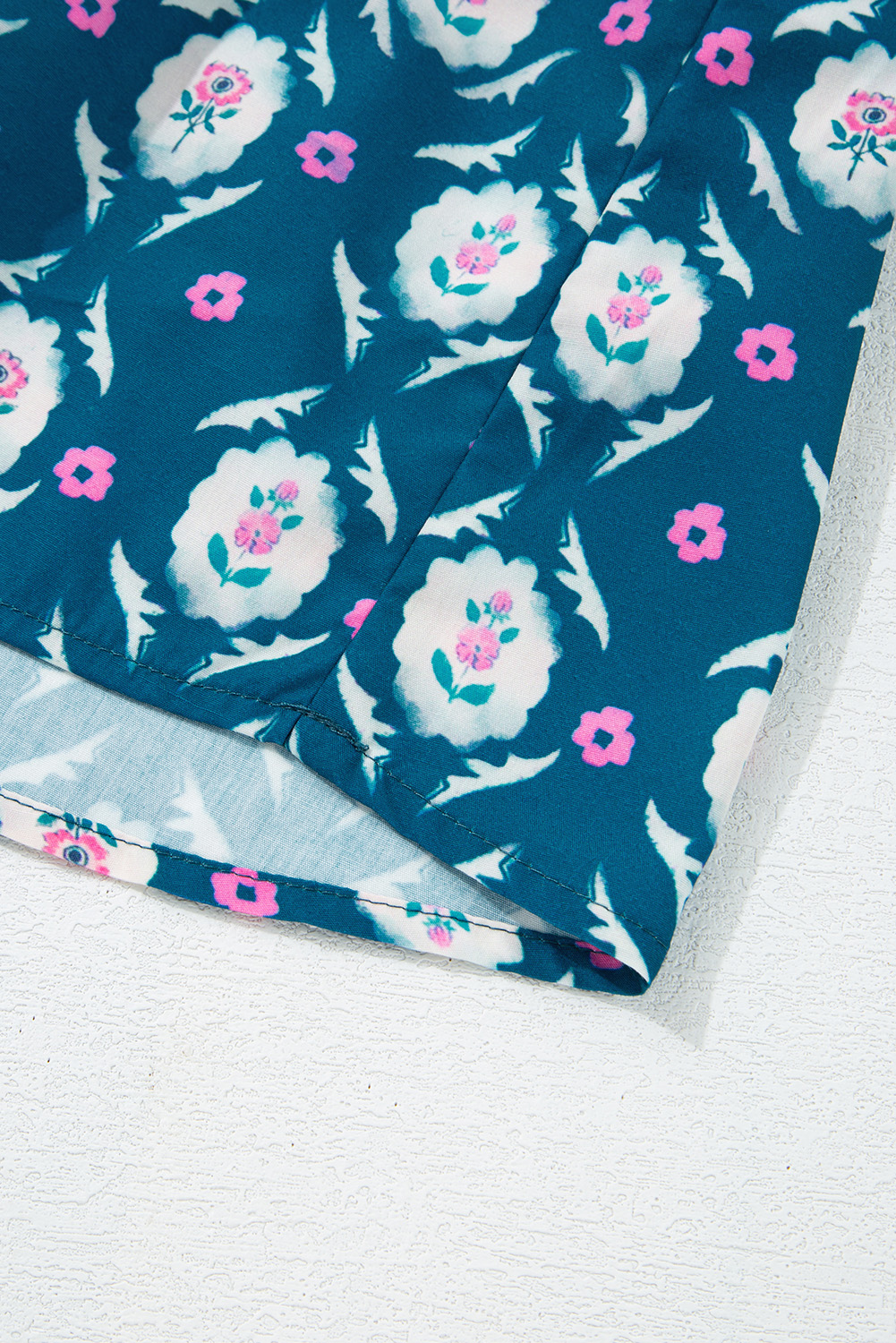 Stylish Summer Mini Dress with Cap Sleeves - Retro Floral Print and High Waist - Detail View 19 Stylish Summer Mini Dress with Cap Sleeves - Retro Floral Print and High Waist - Detail View 19