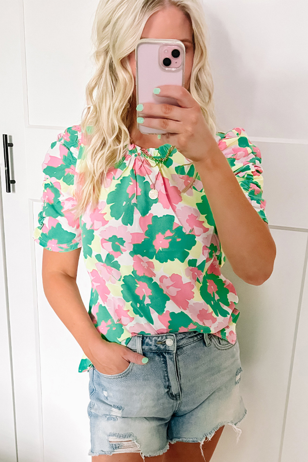 Stylish Summer Blouse with Frilled Round Neck and Ruched Sleeves - Green Abstract Pattern - Detail View 2 Stylish Summer Blouse with Frilled Round Neck and Ruched Sleeves - Green Abstract Pattern - Detail View 2