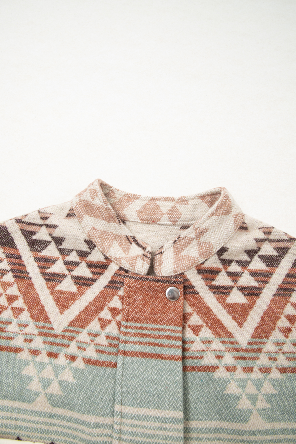 Cozy Fall & Autumn Daily Wear: Light Beige Quilted Jacket with Pockets - Detail View 7 Cozy Fall & Autumn Daily Wear: Light Beige Quilted Jacket with Pockets - Detail View 7