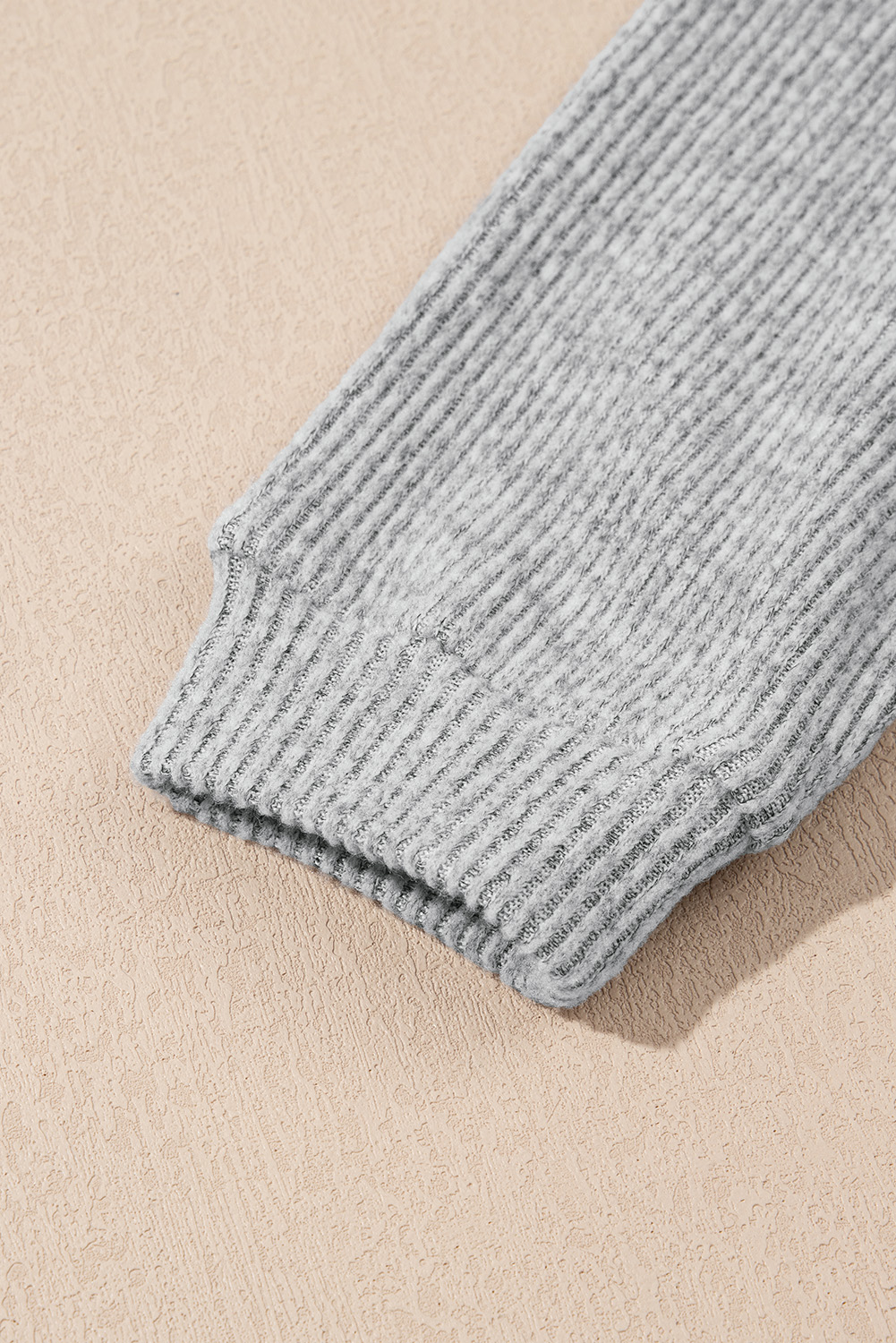 Stylish and Cozy Light Grey Lounge Set: Crop Top, Matching Shorts & Long Sleeve Cardigan - Detail View 14 Stylish and Cozy Light Grey Lounge Set: Crop Top, Matching Shorts & Long Sleeve Cardigan - Detail View 14