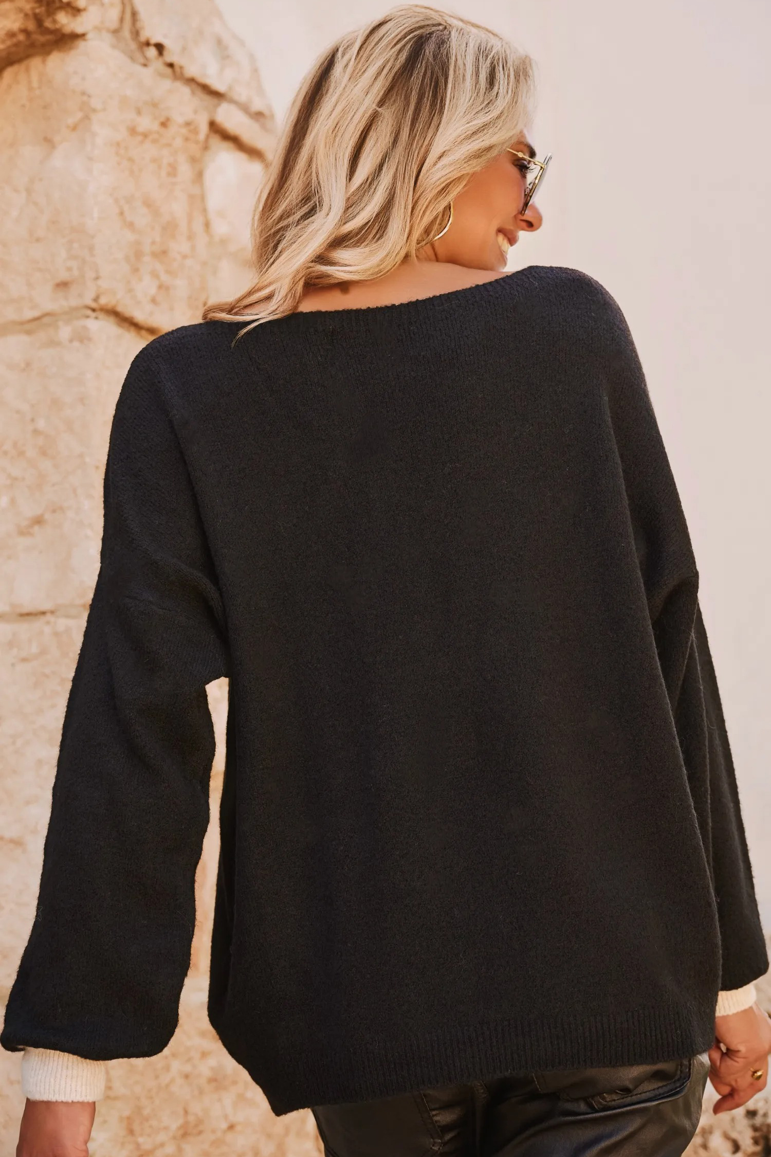 Casual Black Heart Detail Sweater for Women – Stylish Long Sleeve for Autumn Outings - Detail View 2 Casual Black Heart Detail Sweater for Women – Stylish Long Sleeve for Autumn Outings - Detail View 2