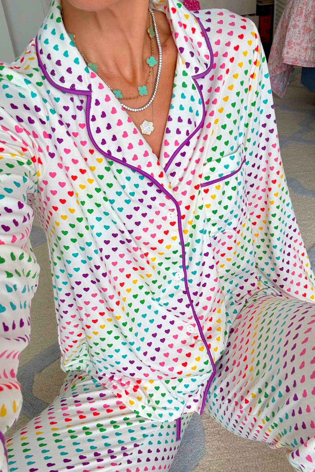Cozy White Heart Pattern 2-Piece Pajama Set for Women – Valentine's Home Wear - Detail View 2 Cozy White Heart Pattern 2-Piece Pajama Set for Women – Valentine's Home Wear - Detail View 2