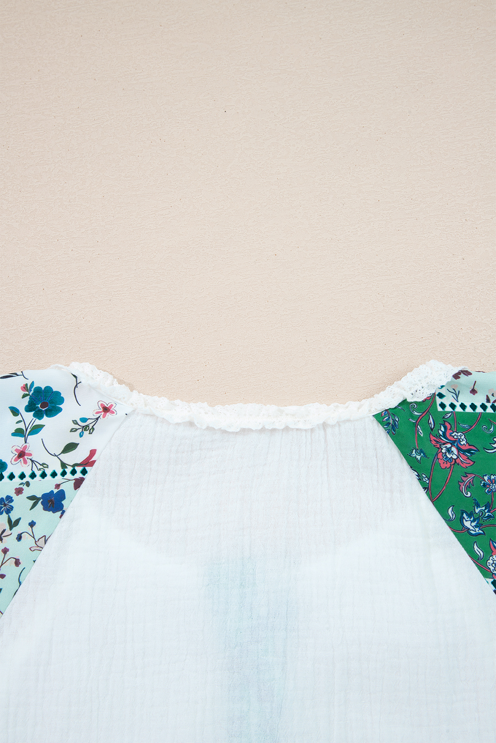 Elegant Round Neck White Blouse with 100% Cotton and Western Style for Fall - Detail View 7 Elegant Round Neck White Blouse with 100% Cotton and Western Style for Fall - Detail View 7