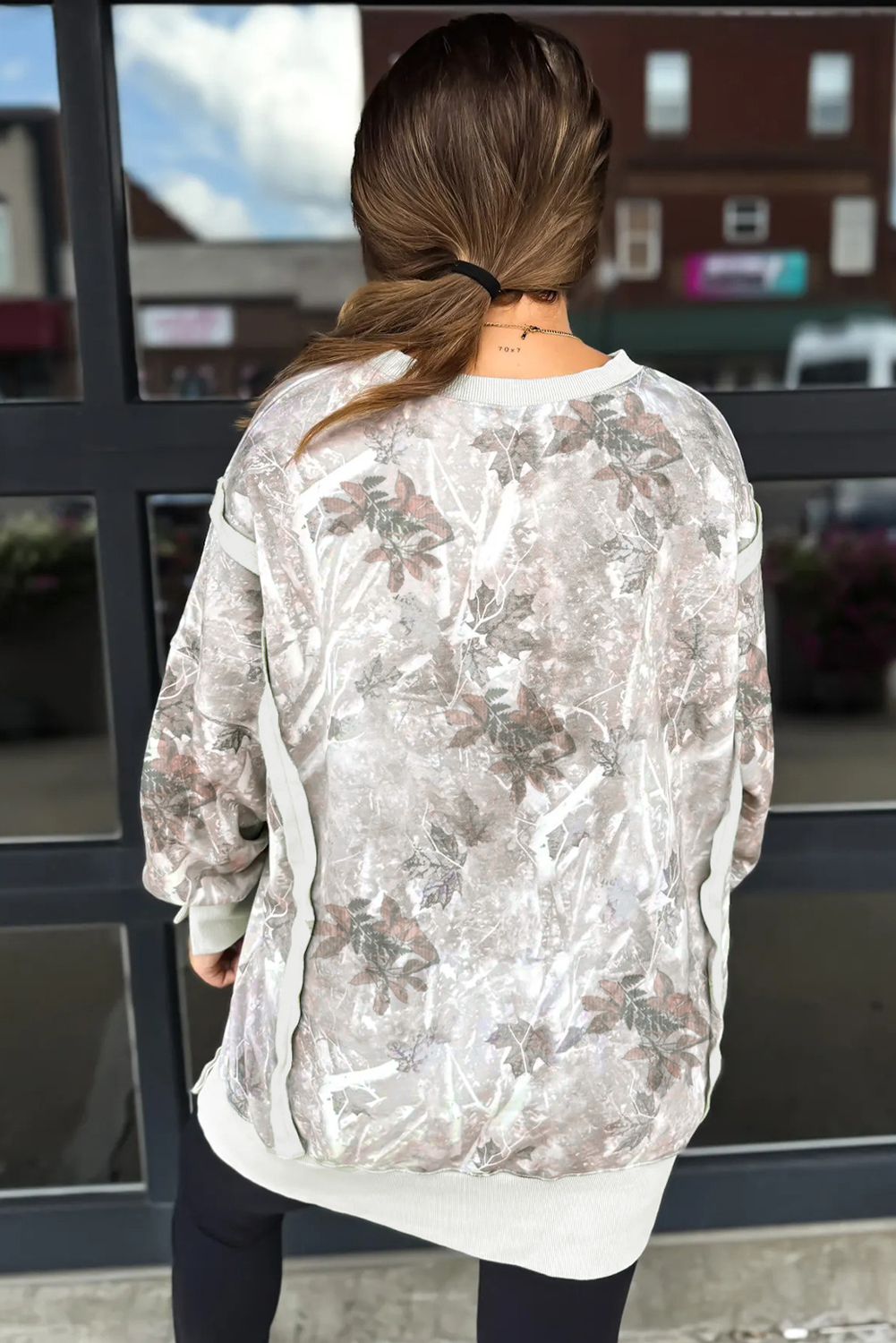 Women's Patchwork Camo Print Baggy Sweatshirt – Fall Comfort for Everyday Outings - Detail View 2 Women's Patchwork Camo Print Baggy Sweatshirt – Fall Comfort for Everyday Outings - Detail View 2