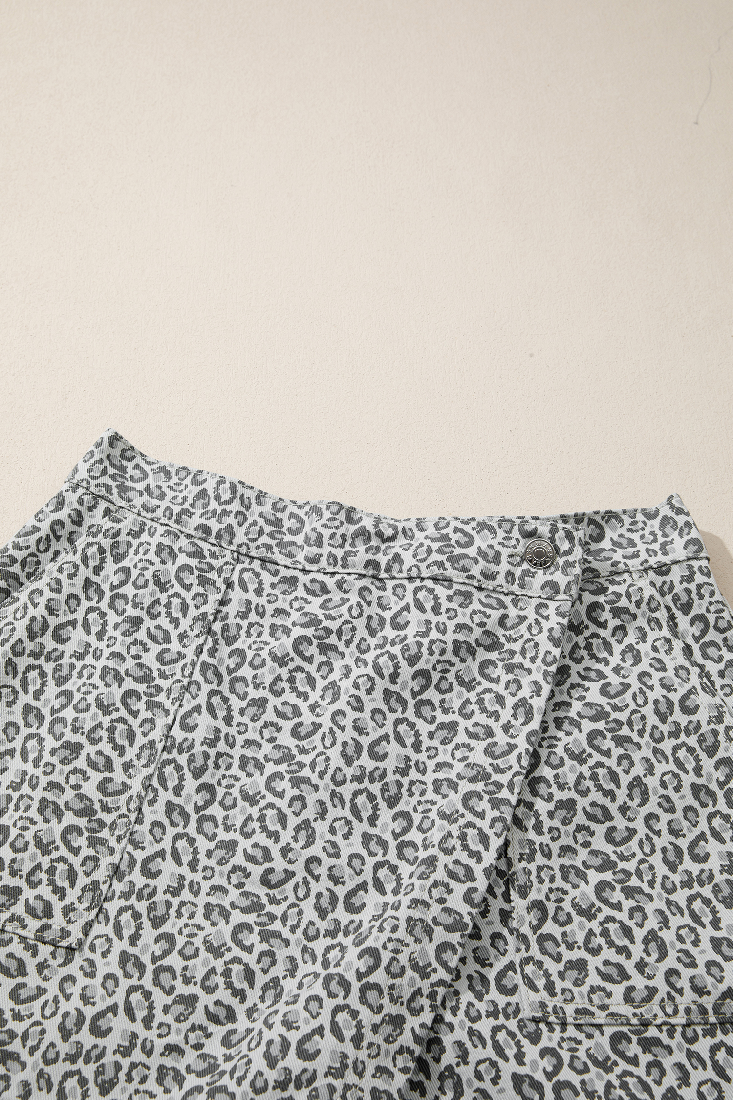 Stylish Leopard Print Wrap Shorts for Women – High Waist Casual Gray Denim Summer Apparel - Detail View 14 Stylish Leopard Print Wrap Shorts for Women – High Waist Casual Gray Denim Summer Apparel - Detail View 14