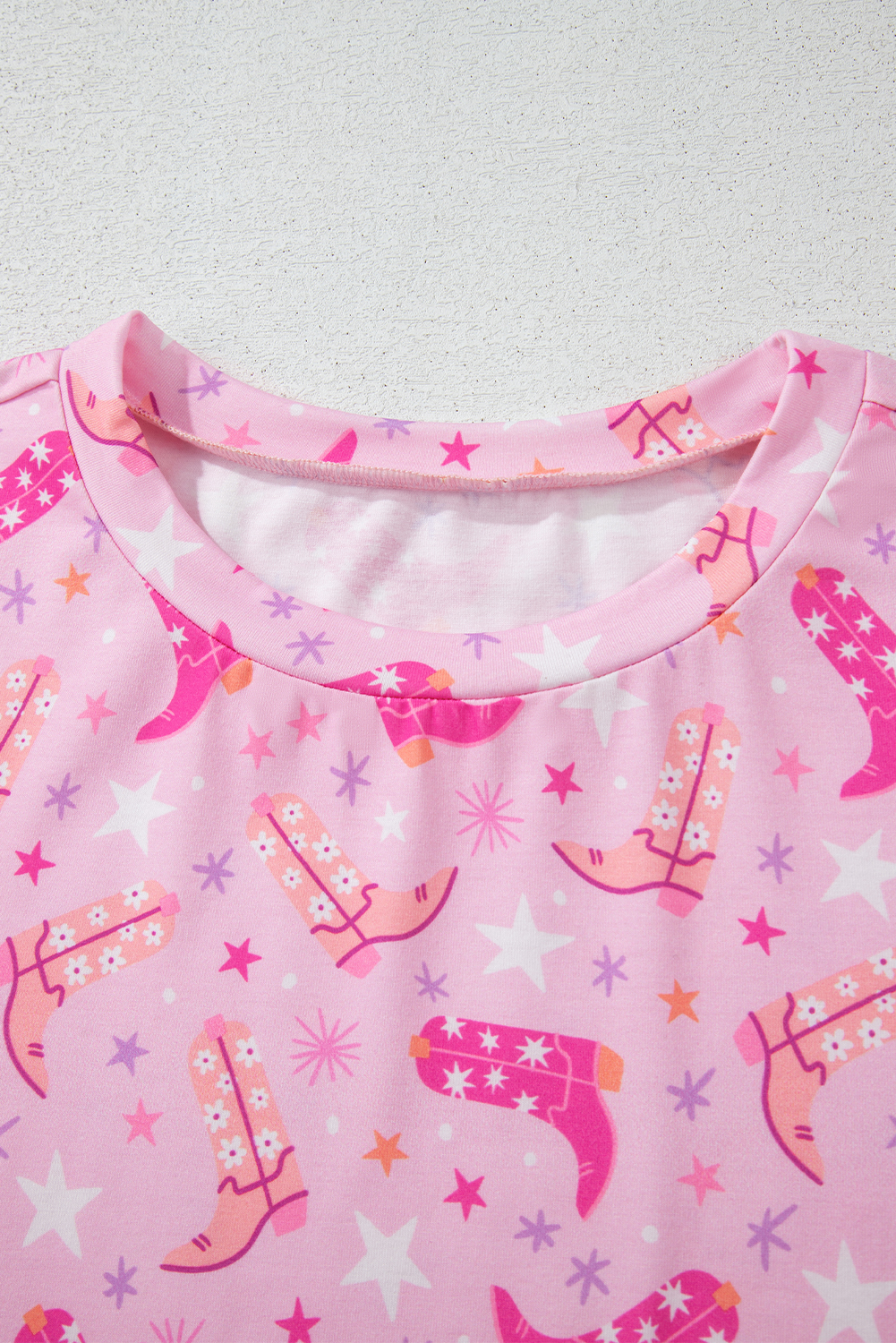 Women's Lounge Set, Pink Western Boots Print, Two Piece Outfit, Summer Loungewear, Relaxed Fit, Breathable Fabric, Casual Home Wear, High Waist Shorts, Sleeveless Top, Vacation Style, Trendy Decor, Comfortable Sleepwear, Western Style - Detail View 16 Women's Lounge Set, Pink Western Boots Print, Two Piece Outfit, Summer Loungewear, Relaxed Fit, Breathable Fabric, Casual Home Wear, High Waist Shorts, Sleeveless Top, Vacation Style, Trendy Decor, Comfortable Sleepwear, Western Style - Detail View 16
