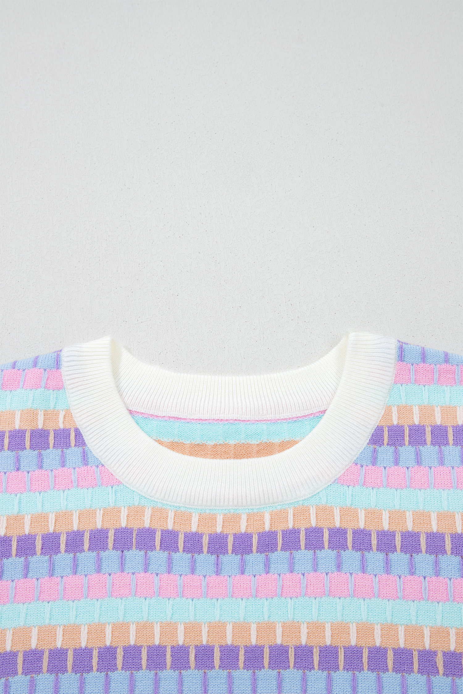 Chic Women's Short Sleeve Knit Top – Colorful Abstract Striped Design, Versatile Casual Summer Sweater - Detail View 6 Chic Women's Short Sleeve Knit Top – Colorful Abstract Striped Design, Versatile Casual Summer Sweater - Detail View 6