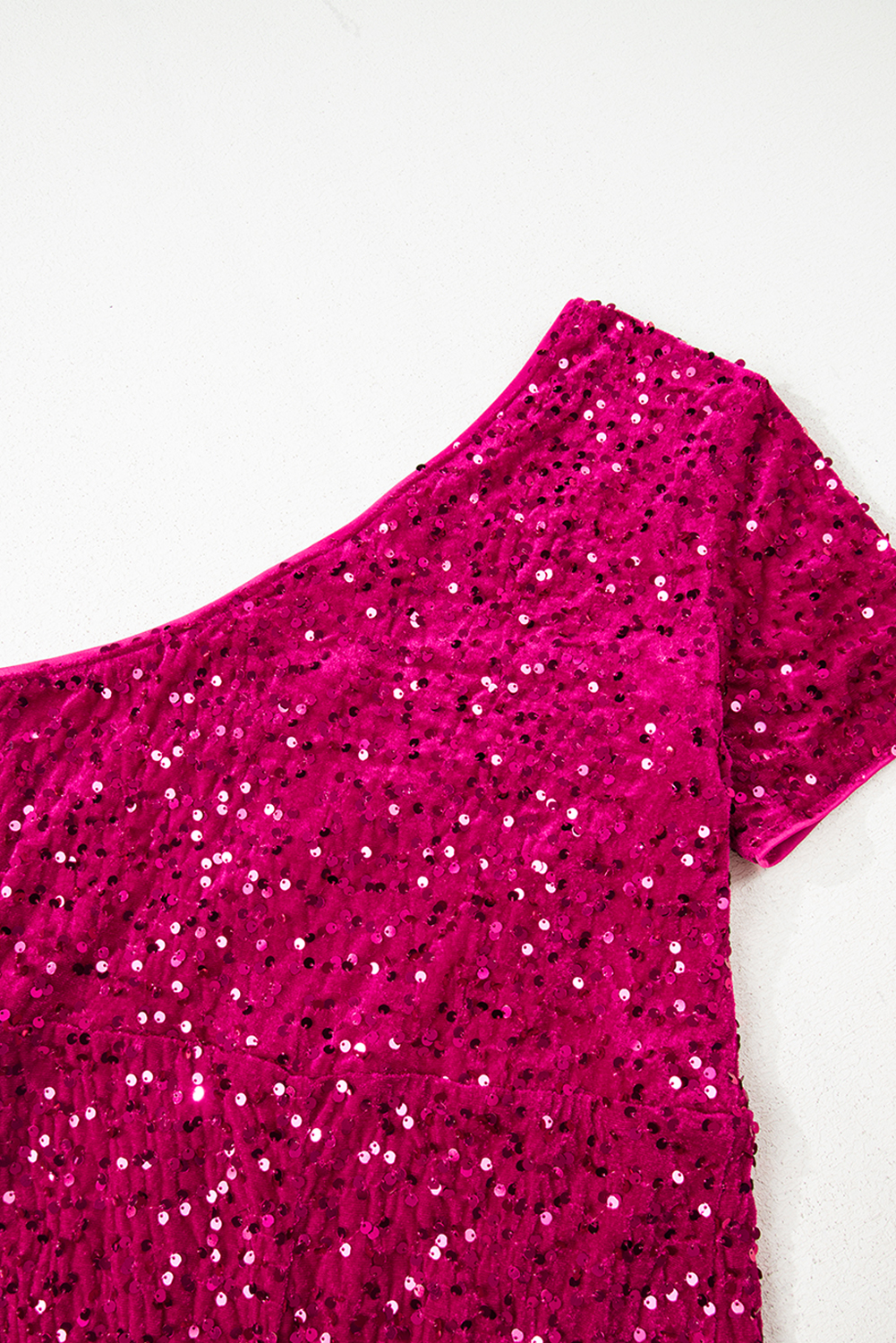 Stylish One Shoulder Pink Sequin Dress for Women – Glamorous Floor-Length Evening Attire - Detail View 12 Stylish One Shoulder Pink Sequin Dress for Women – Glamorous Floor-Length Evening Attire - Detail View 12