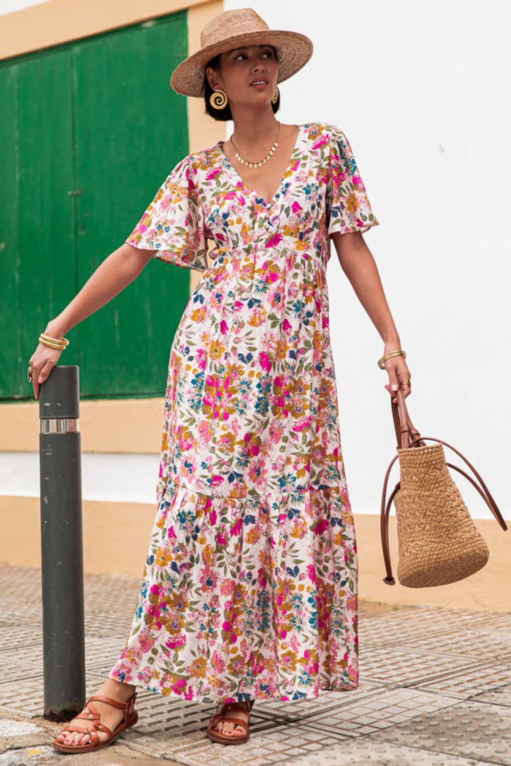 Chic A-Line Maxi Dress with Floral Print and V Neck - Perfect for Summer Occasions - Detail View 14 Chic A-Line Maxi Dress with Floral Print and V Neck - Perfect for Summer Occasions - Detail View 14