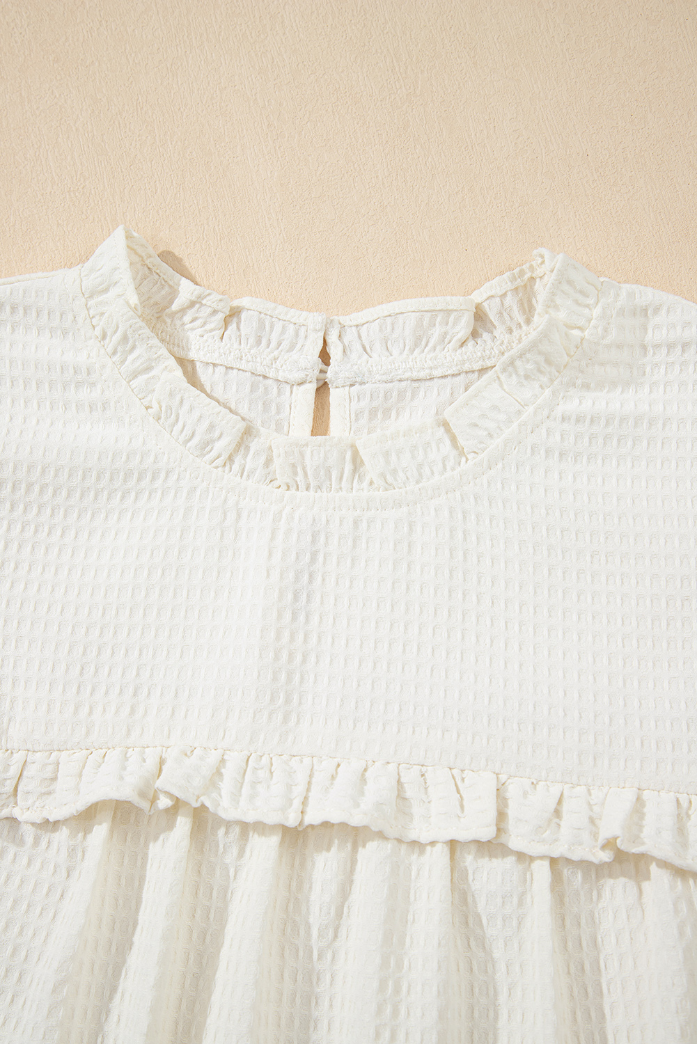 Elegant Short Sleeve Blouse with Ruffle Detail - Perfect for Daily Wear - Detail View 10 Elegant Short Sleeve Blouse with Ruffle Detail - Perfect for Daily Wear - Detail View 10