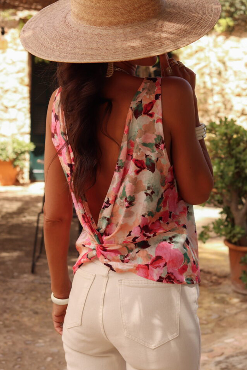 Stylish Sleeveless Floral Tank Top with Back Cut Out Design for Summer - Detail View 10 Stylish Sleeveless Floral Tank Top with Back Cut Out Design for Summer - Detail View 10