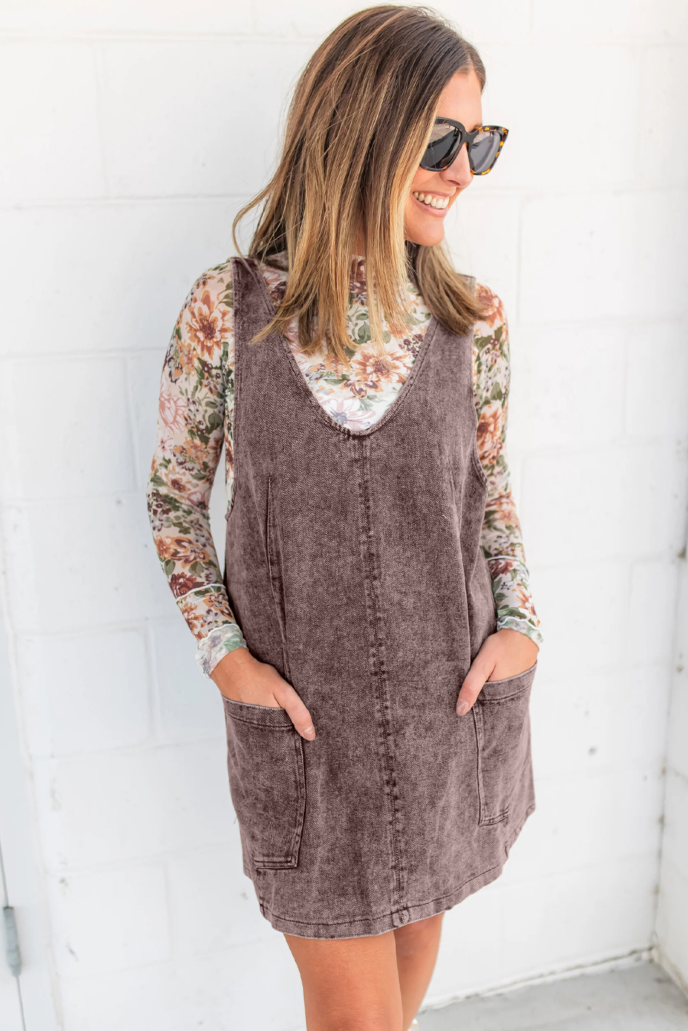 Vintage Washed Khaki Denim Suspender Dress for Women – V-Neck Mini Style for Autumn Adventures - Detail View 6 Vintage Washed Khaki Denim Suspender Dress for Women – V-Neck Mini Style for Autumn Adventures - Detail View 6
