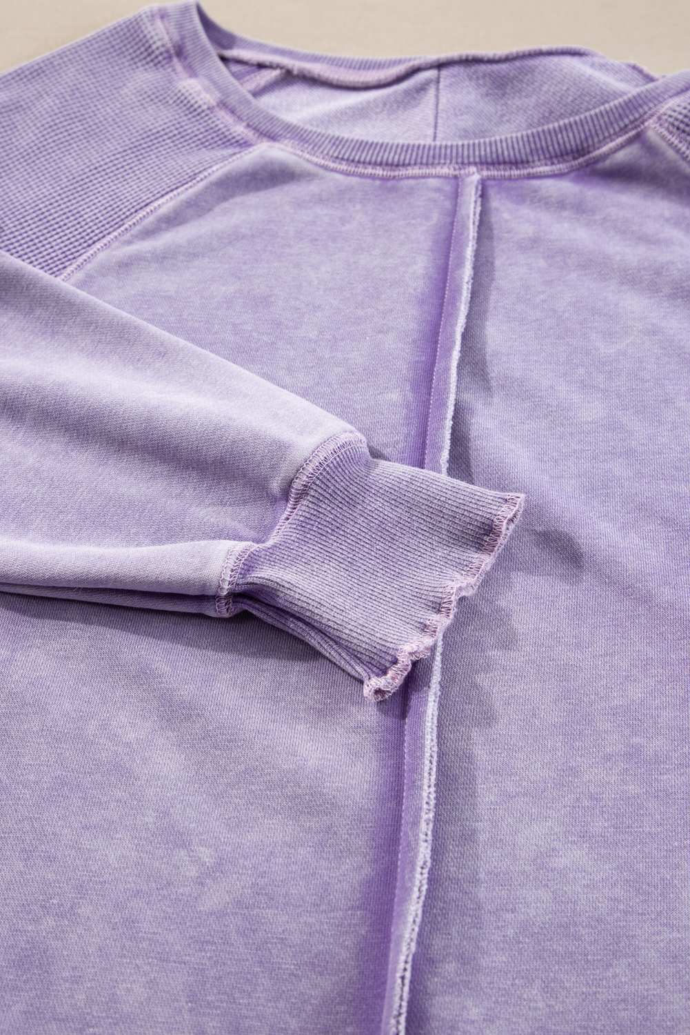 Comfortable and Cozy Women's Patchwork Sweatshirt for Daily Wear in Winter - Detail View 7 Comfortable and Cozy Women's Patchwork Sweatshirt for Daily Wear in Winter - Detail View 7