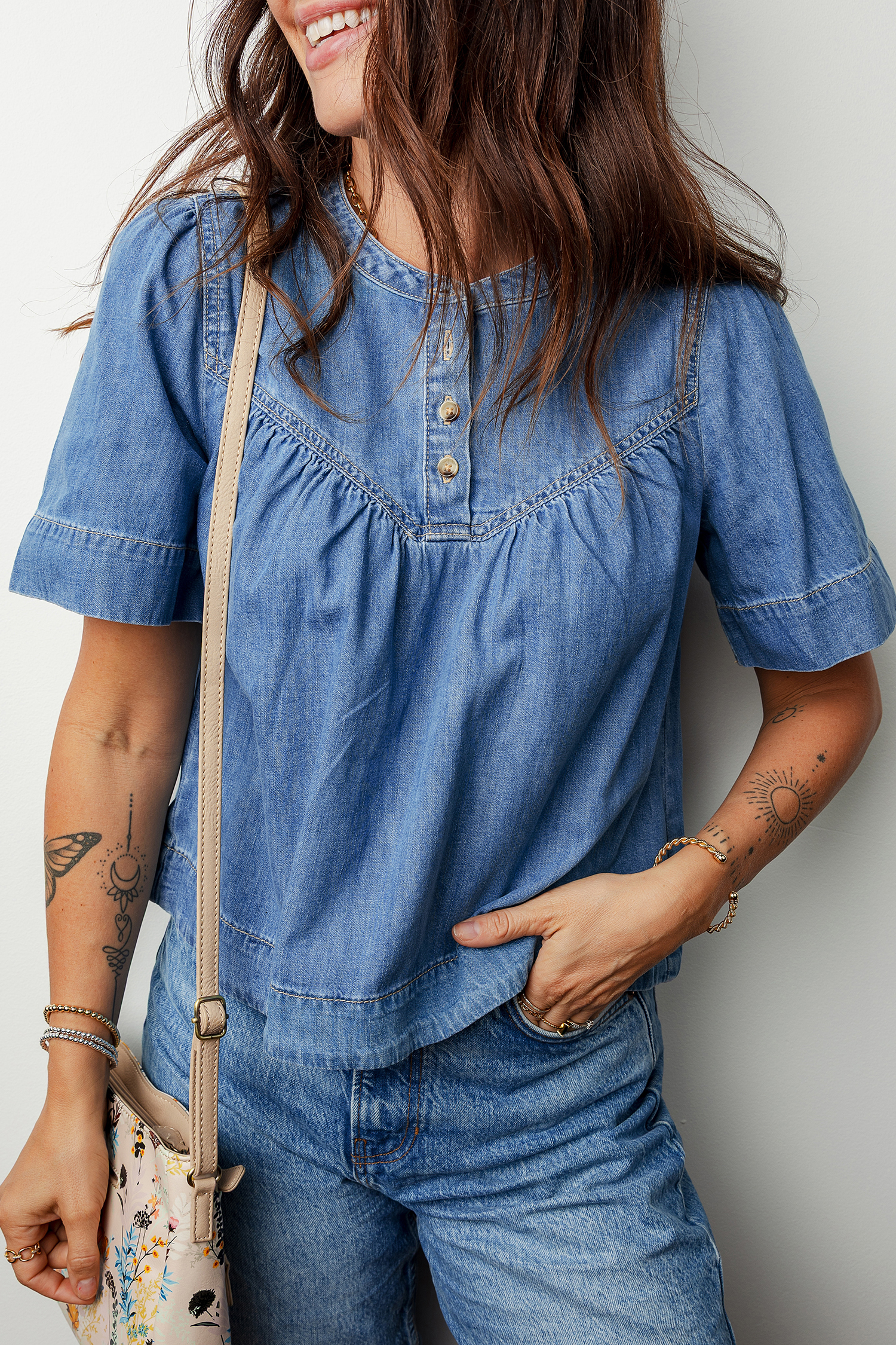 Casual Women's Beau Blue Denim Short Sleeve Top – Perfect for Summer Outings - Detail View 8 Casual Women's Beau Blue Denim Short Sleeve Top – Perfect for Summer Outings - Detail View 8