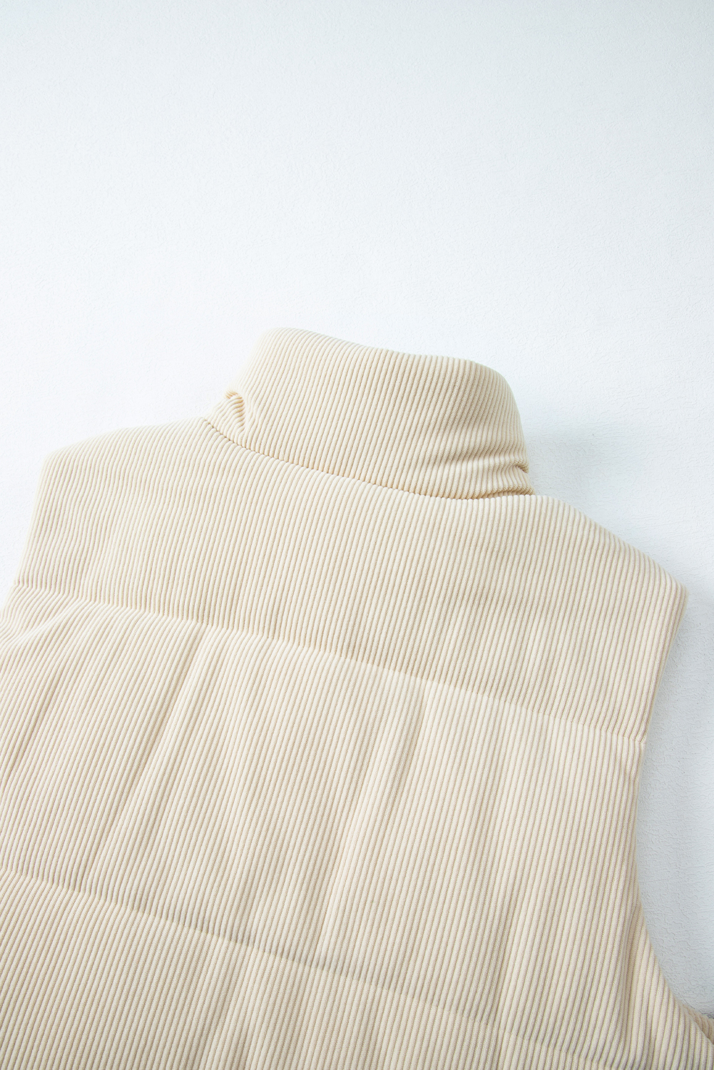 Women's Sleeveless Beige Corduroy Vest – Zipped Stand Neck for Everyday Style - Detail View 15 Women's Sleeveless Beige Corduroy Vest – Zipped Stand Neck for Everyday Style - Detail View 15