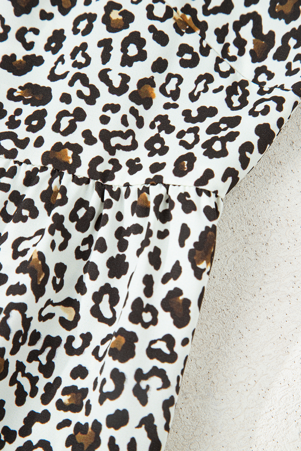 Khaki V-Neck Long Sleeve Leopard Print Shift Dress for Women – Versatile Plus Size Mini for Autumn Adventures - Detail View 9 Khaki V-Neck Long Sleeve Leopard Print Shift Dress for Women – Versatile Plus Size Mini for Autumn Adventures - Detail View 9