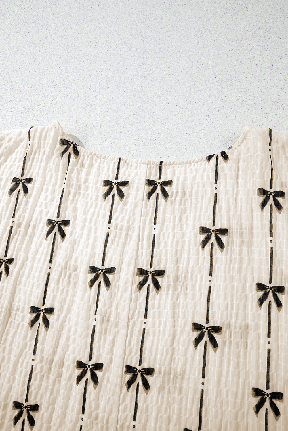 Women's Top, Beige Color, Bow Print, Puff Short Sleeves, Casual Wear, Summer Fashion, Comfortable Blouse, Versatile Style, Country Chic, Floral Pattern, Fashionable Design, Daily Occasion, Textured Fabric, Shift Silhouette, Round Neck - Detail View 8 Women's Top, Beige Color, Bow Print, Puff Short Sleeves, Casual Wear, Summer Fashion, Comfortable Blouse, Versatile Style, Country Chic, Floral Pattern, Fashionable Design, Daily Occasion, Textured Fabric, Shift Silhouette, Round Neck - Detail View 8