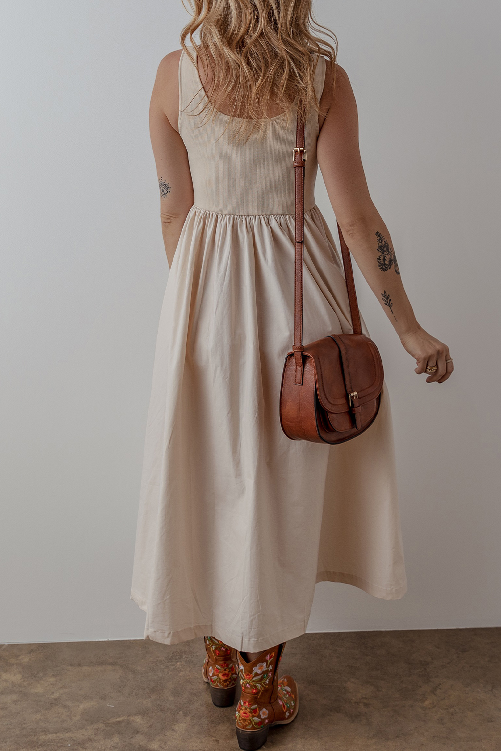 Flattering Fit and Flare Sleeveless Long Dress with Side Pockets - Casual Summer Style - Detail View 2 Flattering Fit and Flare Sleeveless Long Dress with Side Pockets - Casual Summer Style - Detail View 2