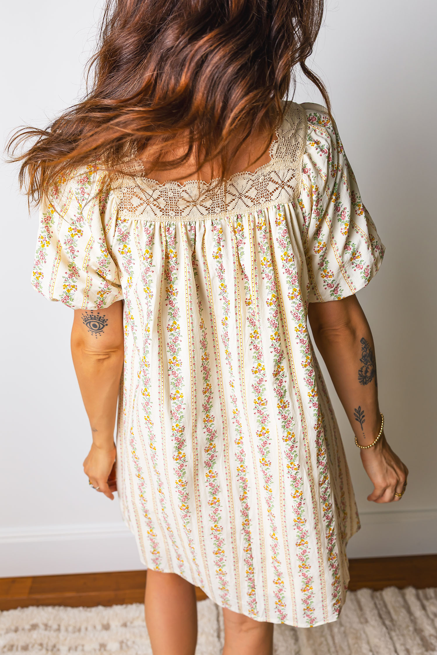 Southern Belle Style Mini Dress – Multicolour Floral Print Shift with Lace Details & Bow - Detail View 2 Southern Belle Style Mini Dress – Multicolour Floral Print Shift with Lace Details & Bow - Detail View 2