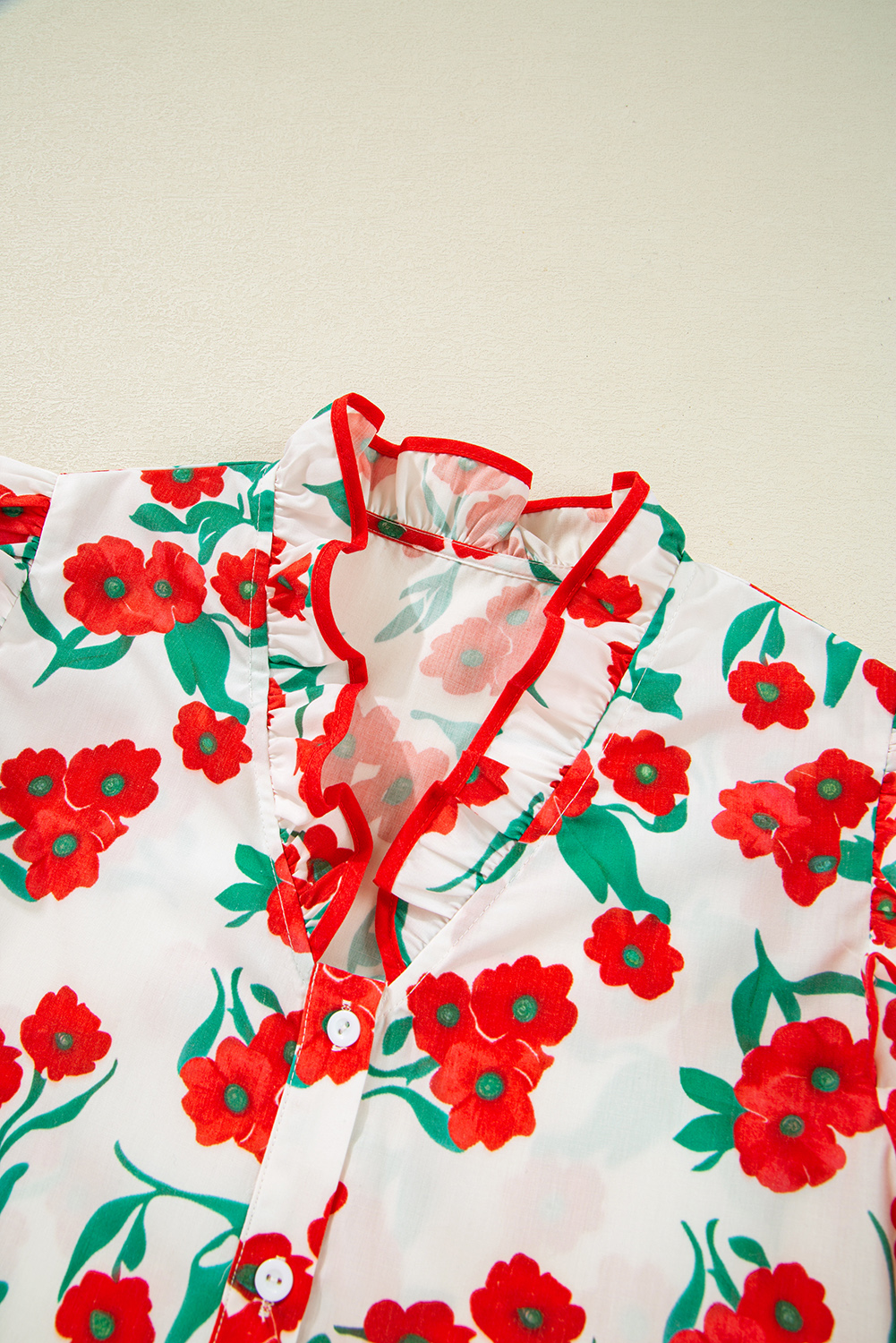 Stylish Short Sleeve Blouse with Ruffled Details - Perfect for Summer - Detail View 6 Stylish Short Sleeve Blouse with Ruffled Details - Perfect for Summer - Detail View 6