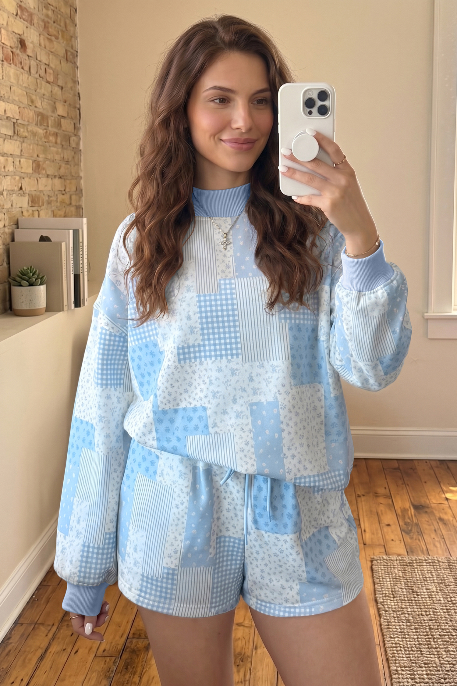 Women's Floral Patchwork Set, Casual Pullover And Drawstring - Detail View 3 Women's Floral Patchwork Set, Casual Pullover And Drawstring - Detail View 3