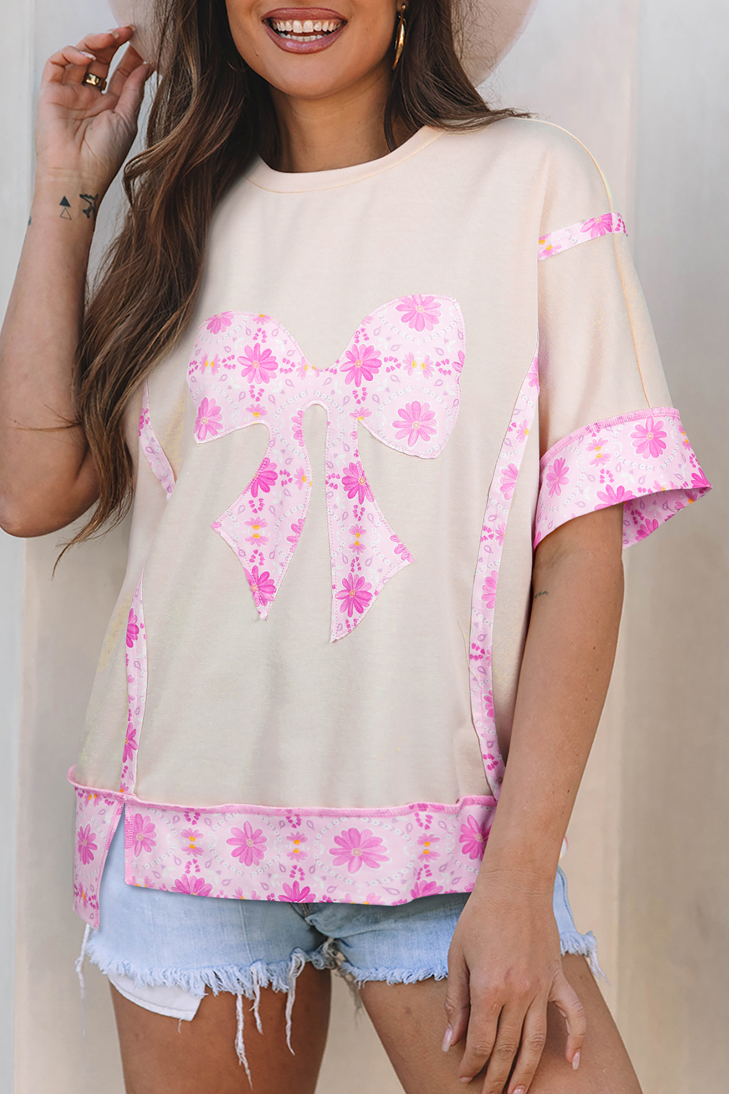Chic Daisy Floral Bow Women's T-Shirt – Contrast Patchwork Short Sleeve Gift for Her - Detail View 3 Chic Daisy Floral Bow Women's T-Shirt – Contrast Patchwork Short Sleeve Gift for Her - Detail View 3