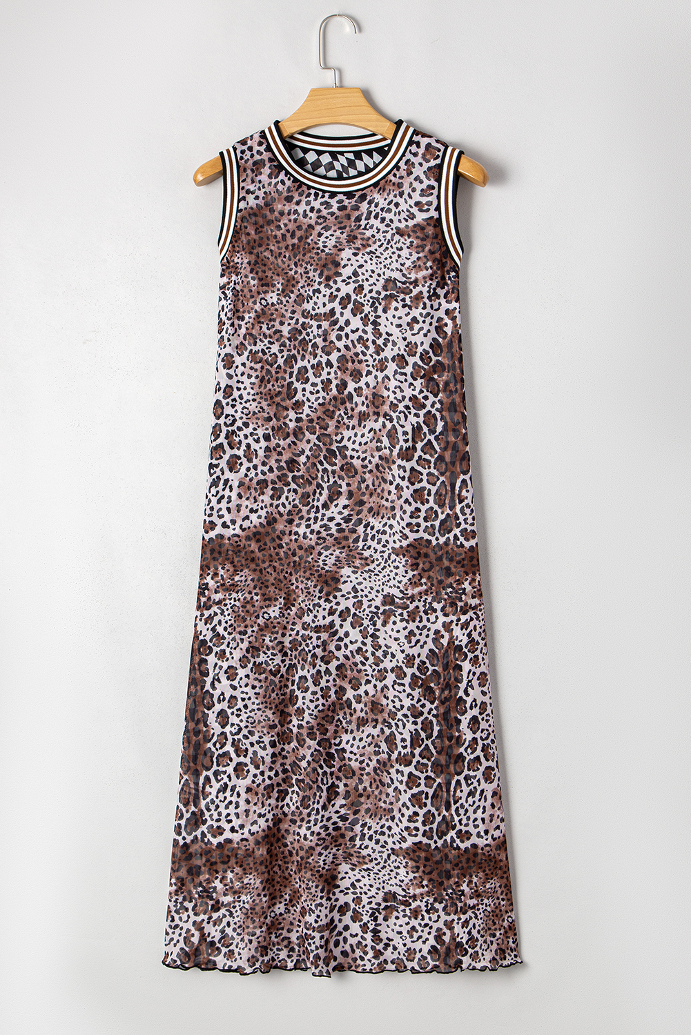 Elegant Dual-Printed Long Dress: Leopard & Checkered Patterns for Effortless Fashion - Detail View 18 Elegant Dual-Printed Long Dress: Leopard & Checkered Patterns for Effortless Fashion - Detail View 18