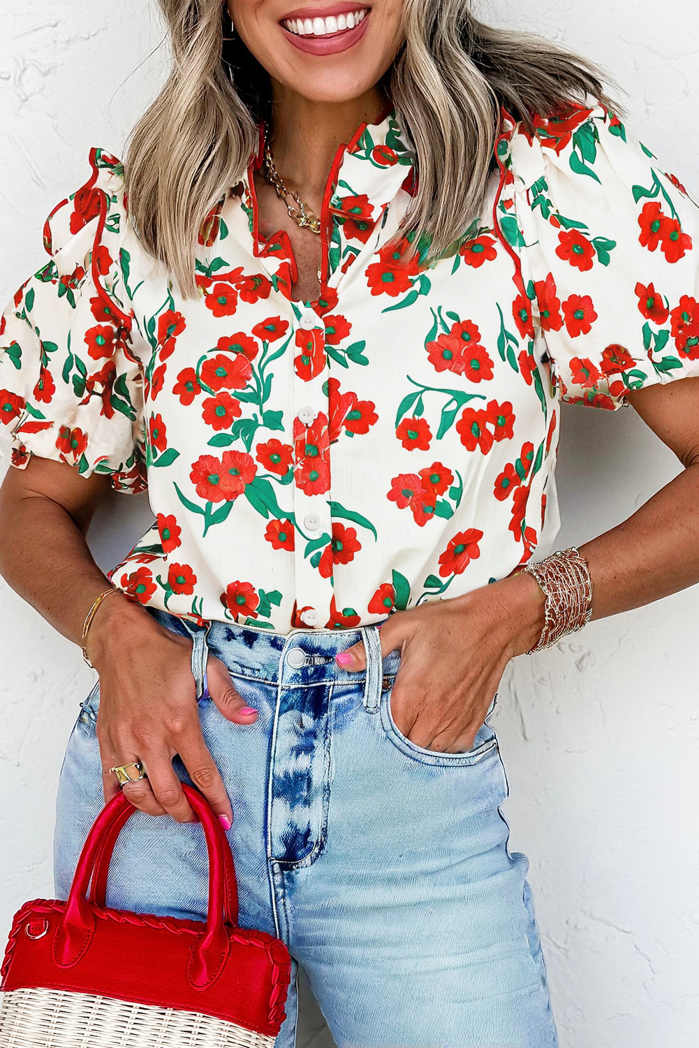 Stylish Short Sleeve Blouse with Ruffled Details - Perfect for Summer - Detail View 2 Stylish Short Sleeve Blouse with Ruffled Details - Perfect for Summer - Detail View 2