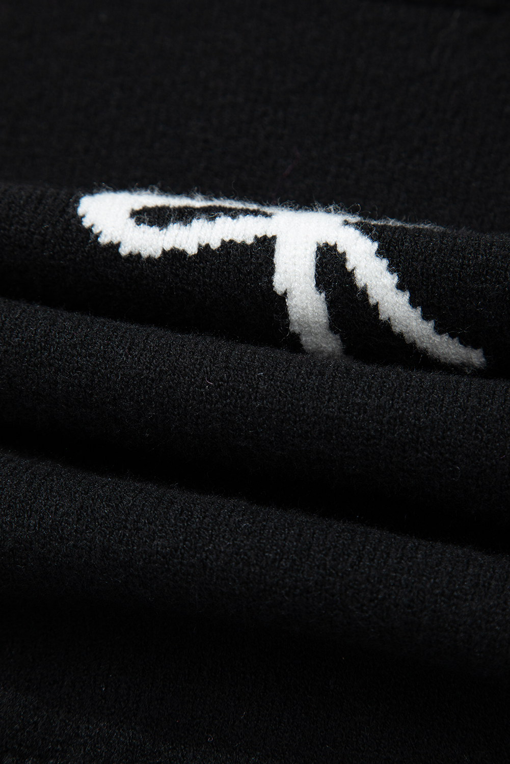 Charming Black Sweater T-Shirt with Bow Print & Unique Side Ties - Detail View 14 Charming Black Sweater T-Shirt with Bow Print & Unique Side Ties - Detail View 14