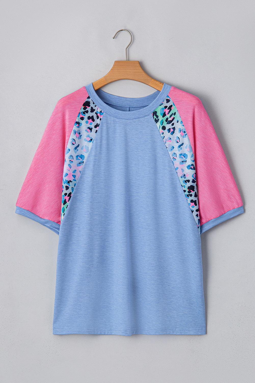 Women's Plus Size T-Shirt, Sky Blue, Leopard Print, Colorblock, Casual Style, Short Sleeve, Round Neck, Comfortable, Breathable Fabric, Daily Wear, Versatile Tops, Summer Fashion, Shift Silhouette, Trendy Design - Detail View 8 Women's Plus Size T-Shirt, Sky Blue, Leopard Print, Colorblock, Casual Style, Short Sleeve, Round Neck, Comfortable, Breathable Fabric, Daily Wear, Versatile Tops, Summer Fashion, Shift Silhouette, Trendy Design - Detail View 8