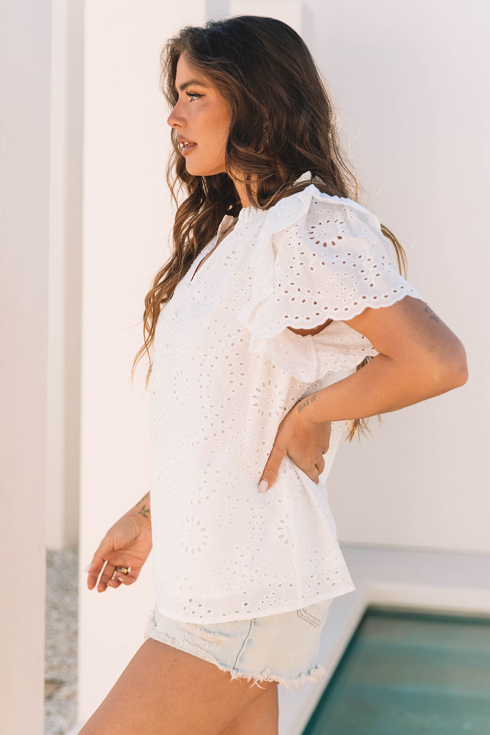 Elegant Short Sleeve White Blouse for Women - Ideal for Jeans, Skirts, and More - Detail View 3 Elegant Short Sleeve White Blouse for Women - Ideal for Jeans, Skirts, and More - Detail View 3