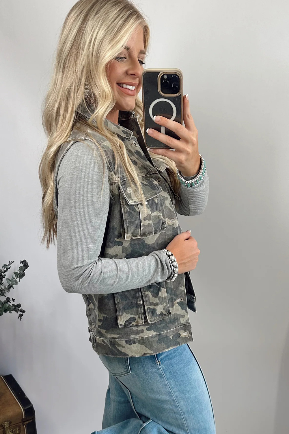Women's Four-Season Green Camo Denim Vest – Button-Front Design for Modern Minimalist Style - Detail View 3 Women's Four-Season Green Camo Denim Vest – Button-Front Design for Modern Minimalist Style - Detail View 3