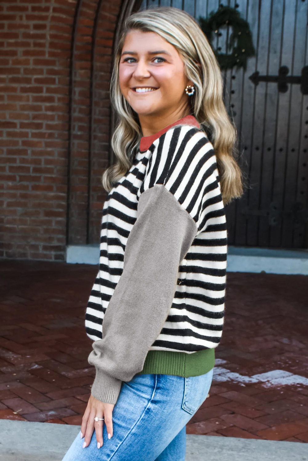 Women's Gray Striped Panels Chic Sweater – Perfect for Autumn Daily Wear - Detail View 2 Women's Gray Striped Panels Chic Sweater – Perfect for Autumn Daily Wear - Detail View 2