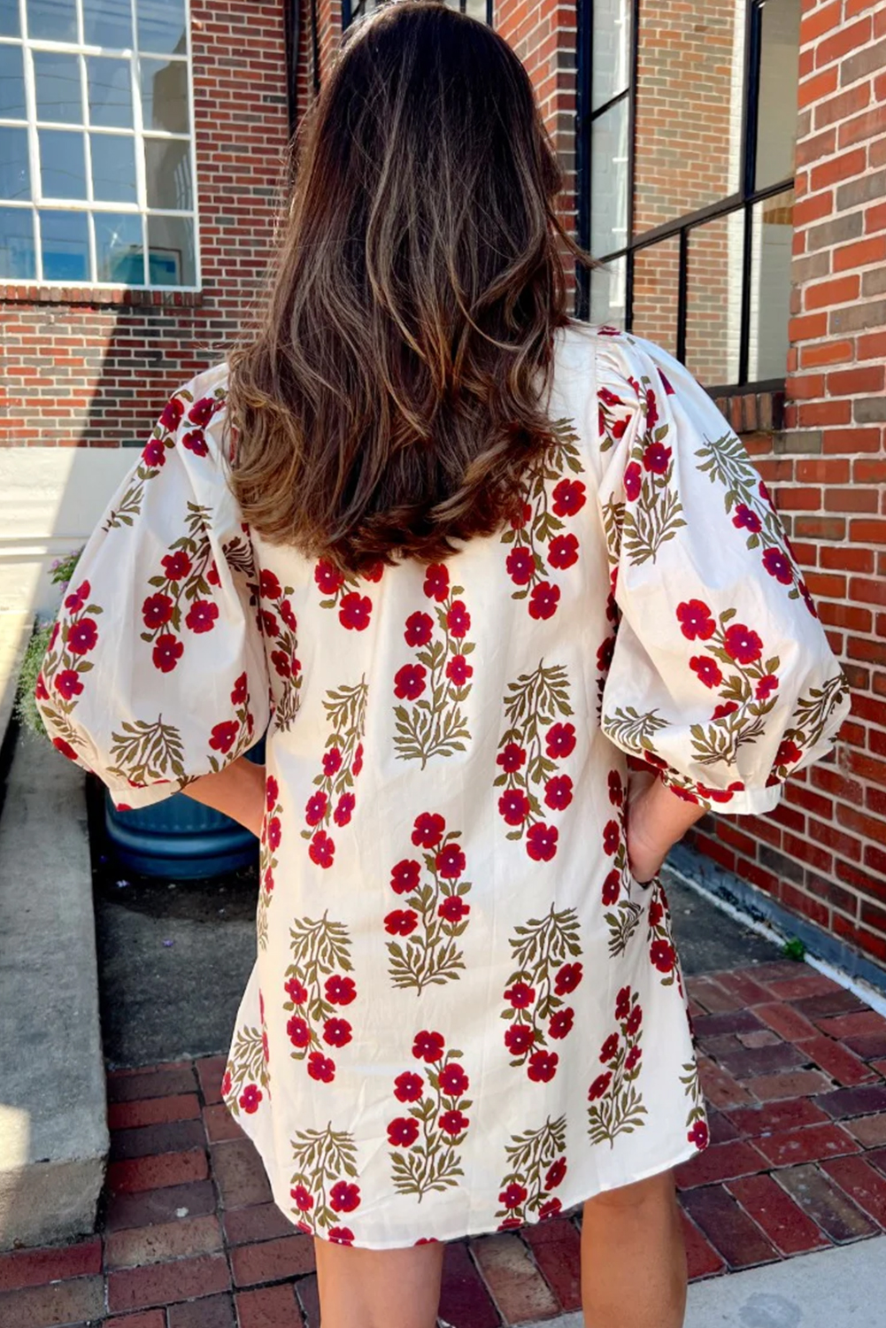 Casual White Floral Print Mini Dress with 3/4 Sleeves – Ideal Spring Dress for Women - Detail View 3 Casual White Floral Print Mini Dress with 3/4 Sleeves – Ideal Spring Dress for Women - Detail View 3