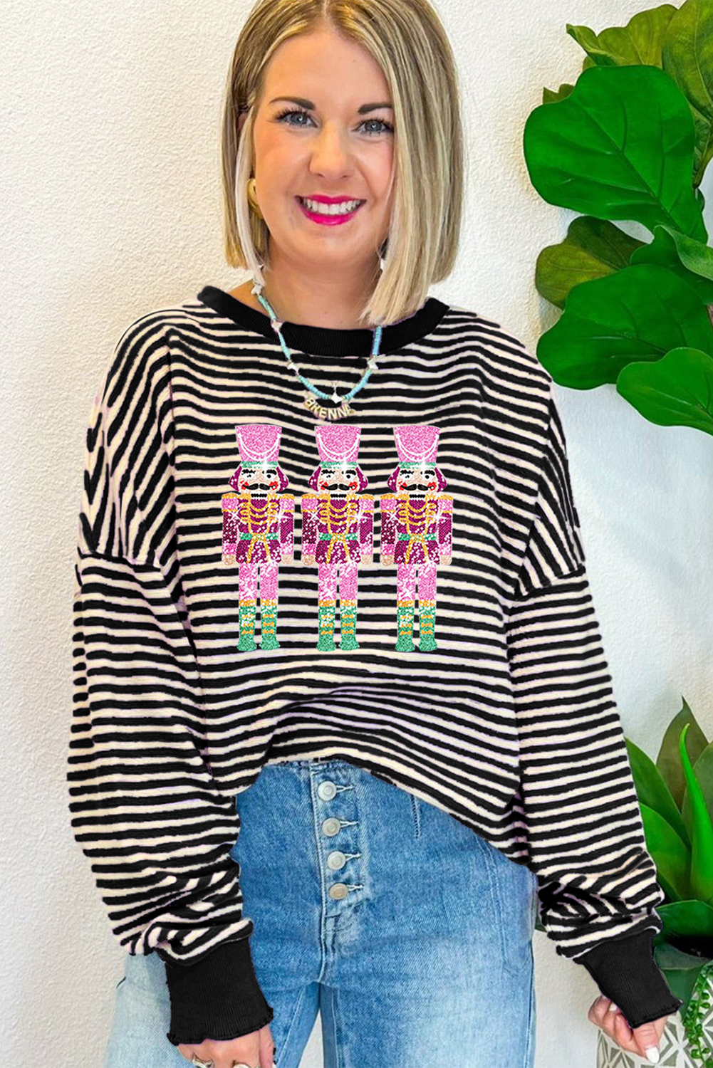 Casual and Comfortable Long Sleeve T-Shirt - Perfect for Fall & Christmas - Detail View 7 Casual and Comfortable Long Sleeve T-Shirt - Perfect for Fall & Christmas - Detail View 7
