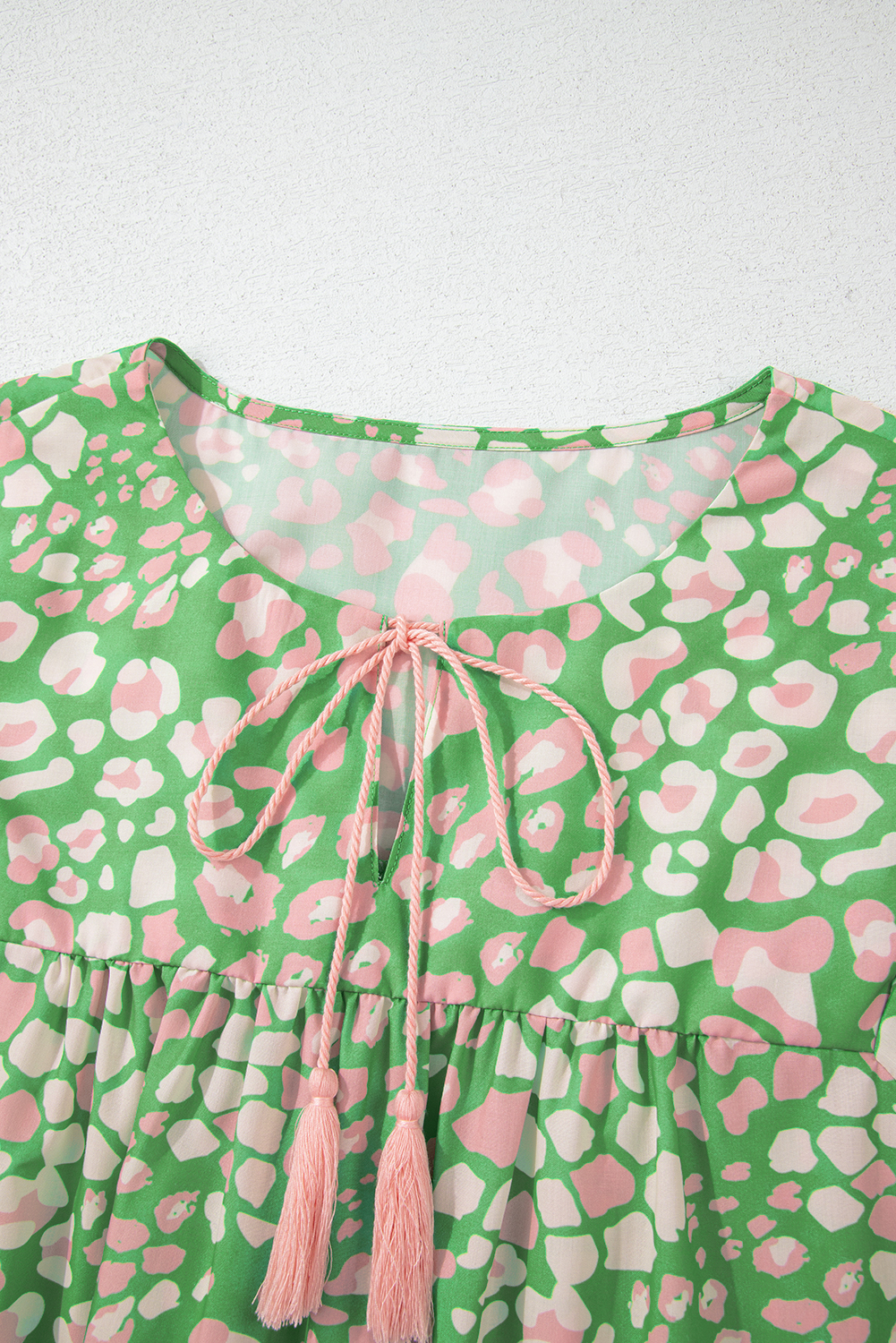 Plus Size Blouse, Green Floral, Tassel Tie, Split Neck, Puff Sleeves, Casual Wear, Daily Outfit, Feminine Style, Versatile Top, Summer Fashion, Comfortable Fit, Polyester Material, Tops & Shirts - Detail View 8 Plus Size Blouse, Green Floral, Tassel Tie, Split Neck, Puff Sleeves, Casual Wear, Daily Outfit, Feminine Style, Versatile Top, Summer Fashion, Comfortable Fit, Polyester Material, Tops & Shirts - Detail View 8