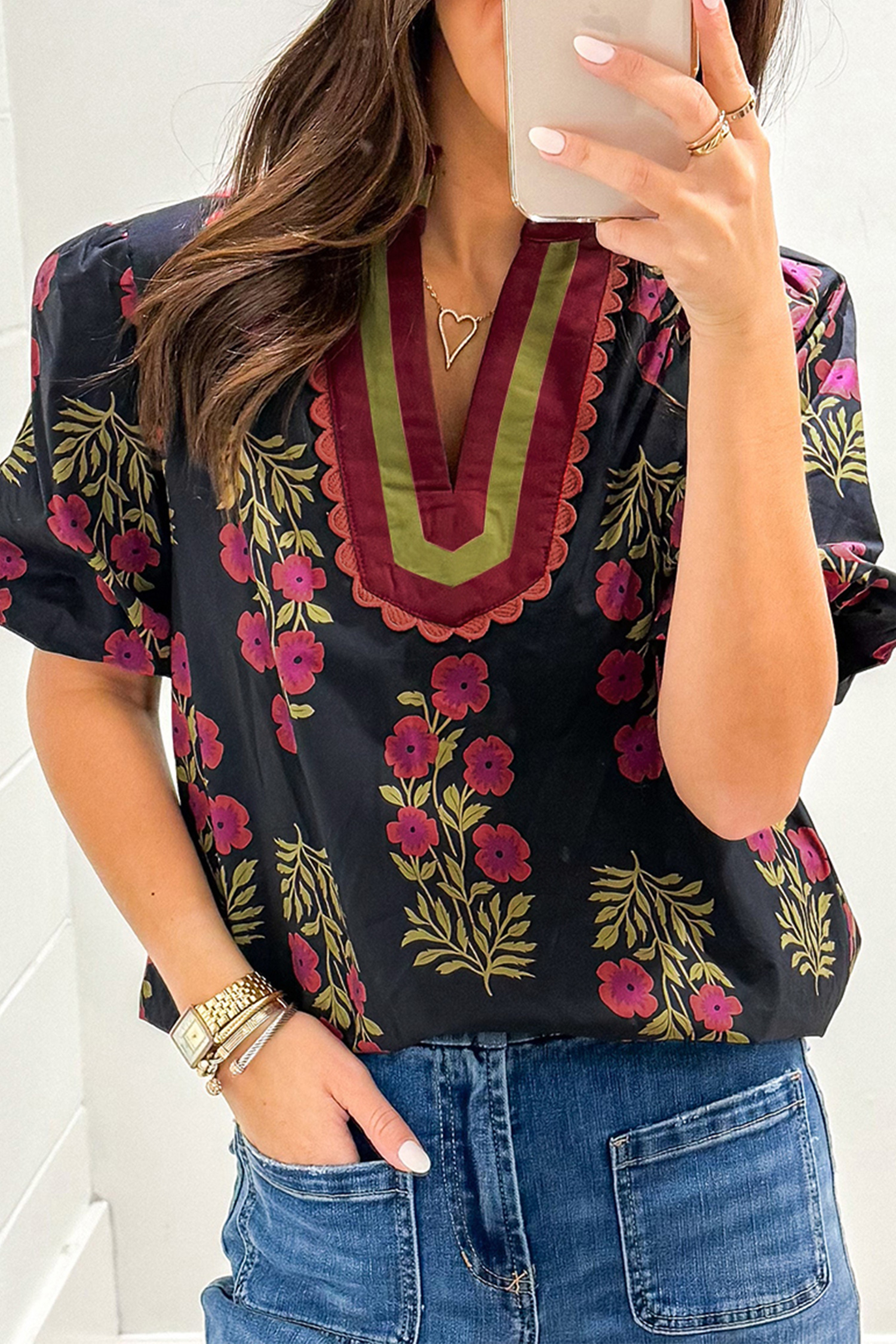 Chic Black Floral Blouse for Women – Short Sleeve, V Neck, Ideal for Daily Wear and Vacations - Detail View 2 Chic Black Floral Blouse for Women – Short Sleeve, V Neck, Ideal for Daily Wear and Vacations - Detail View 2