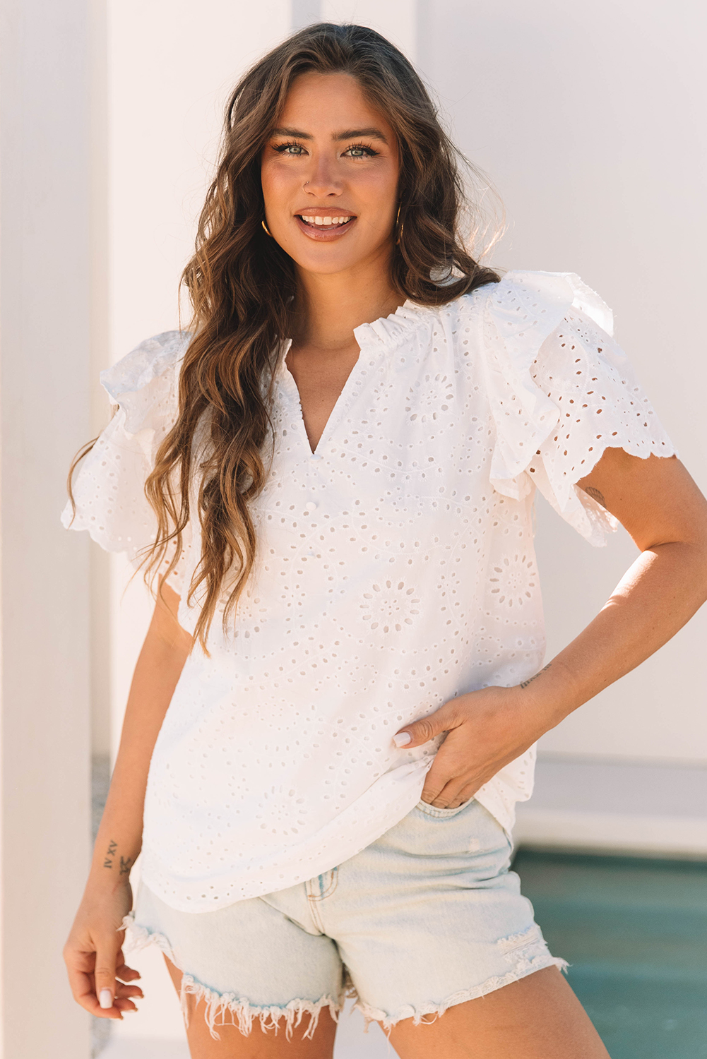 Elegant Short Sleeve White Blouse for Women - Ideal for Jeans, Skirts, and More - Detail View 7 Elegant Short Sleeve White Blouse for Women - Ideal for Jeans, Skirts, and More - Detail View 7