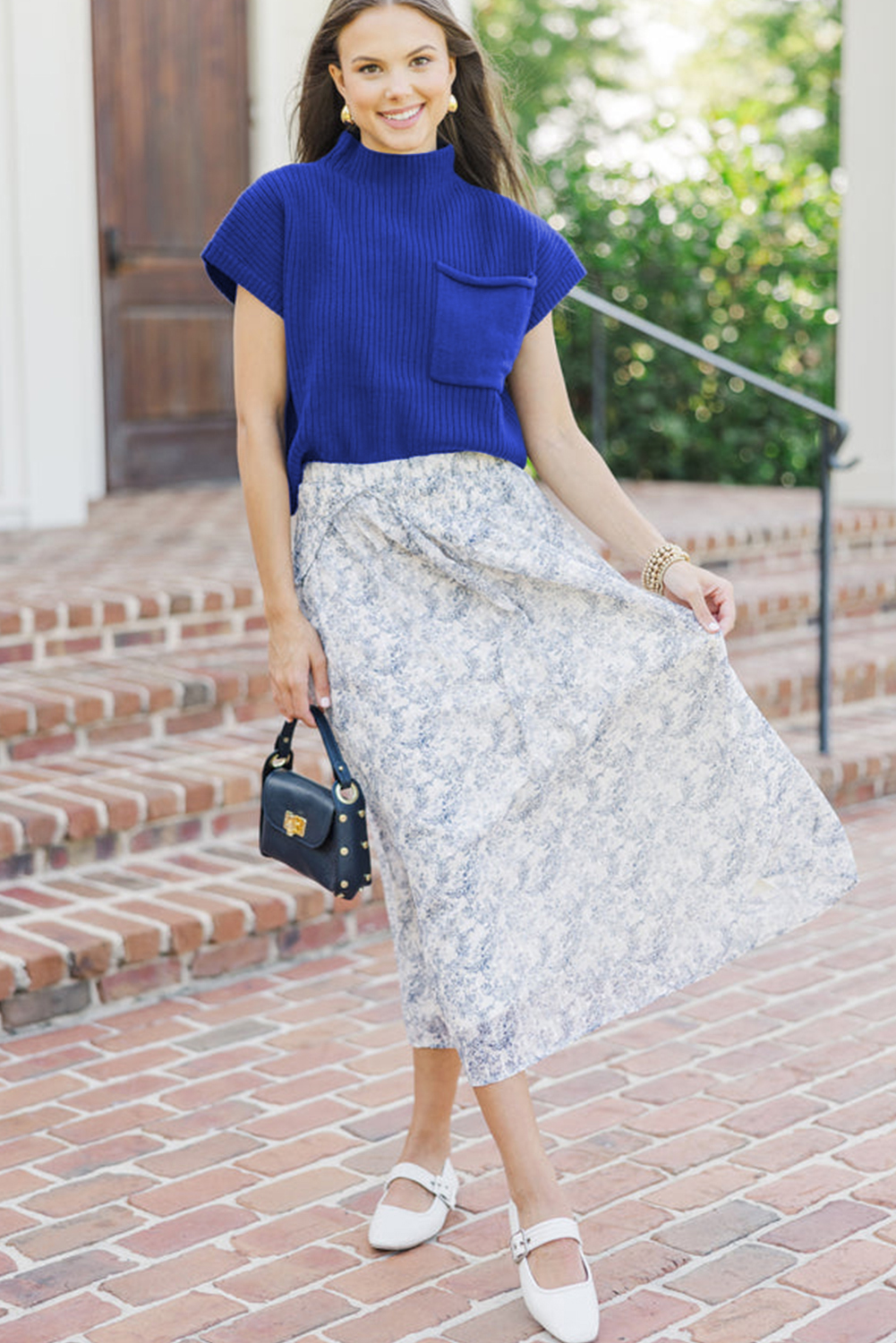 Stylish Casual Dark Blue Short Sleeve Sweater - Ribbed Knit Design - Detail View 6 Stylish Casual Dark Blue Short Sleeve Sweater - Ribbed Knit Design - Detail View 6